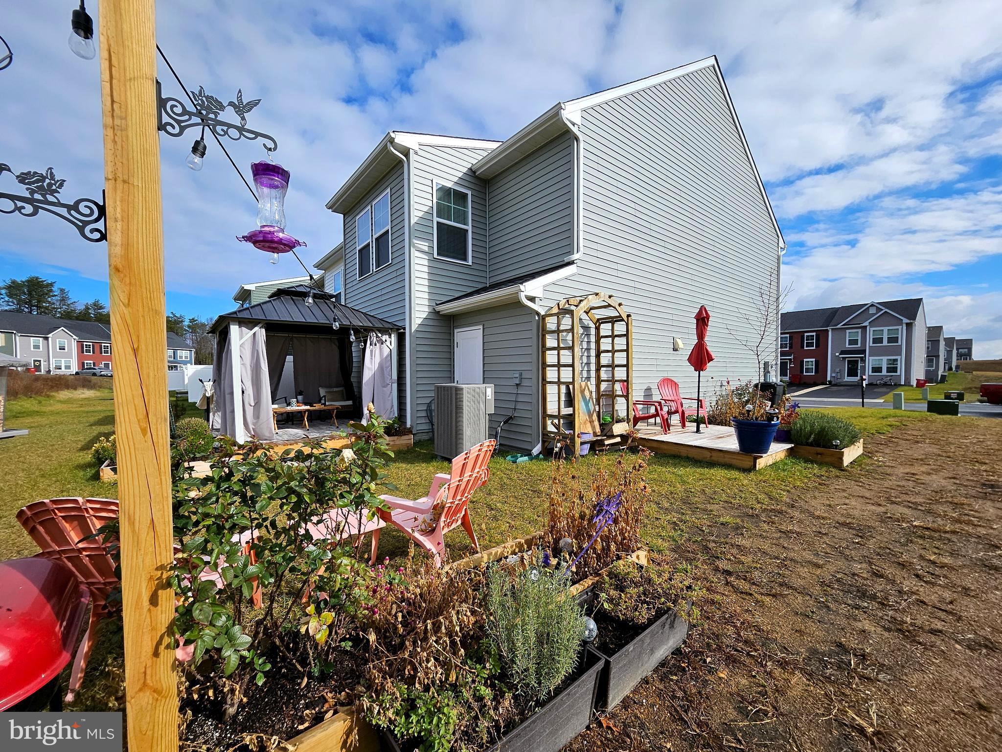 WHISPERING PINES - Residential