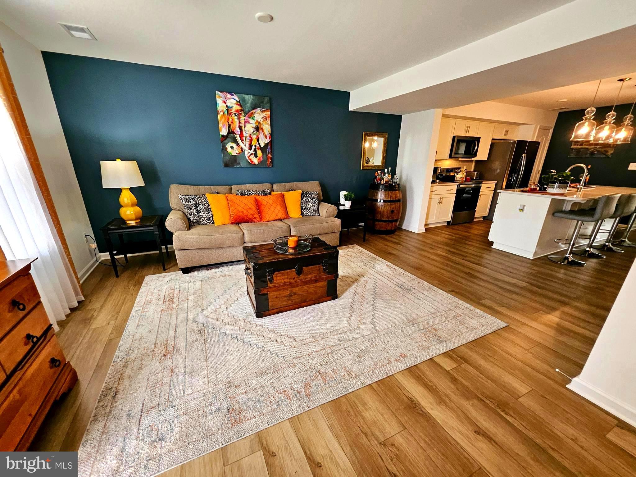 WHISPERING PINES - Residential