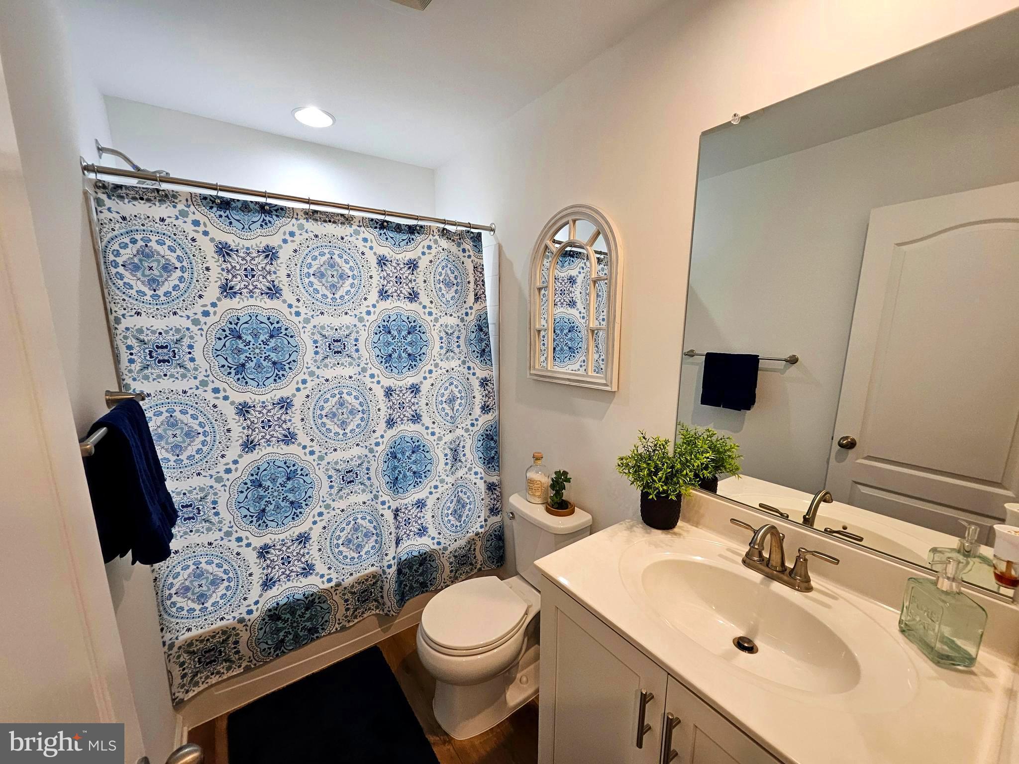 WHISPERING PINES - Residential