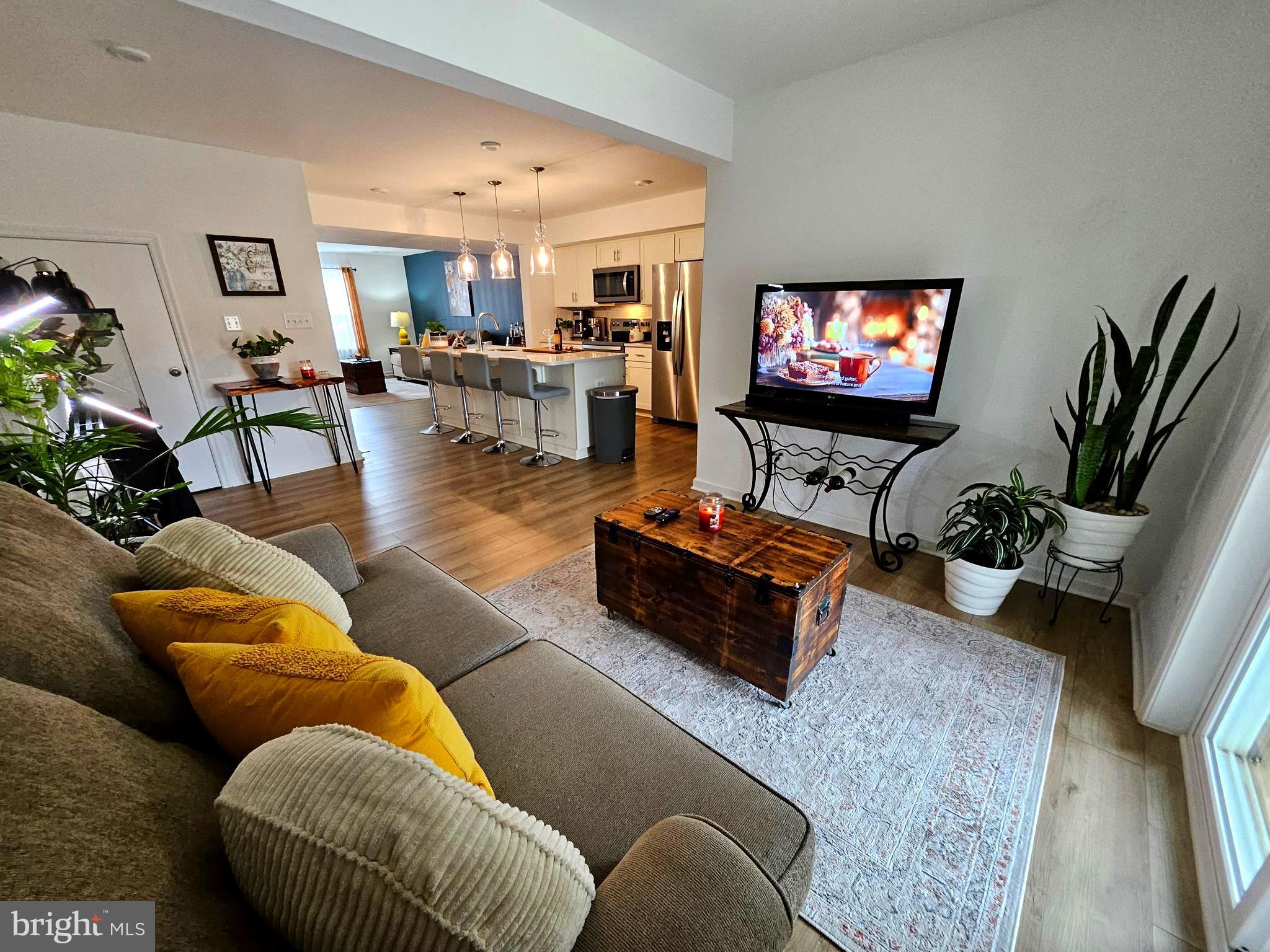 WHISPERING PINES - Residential