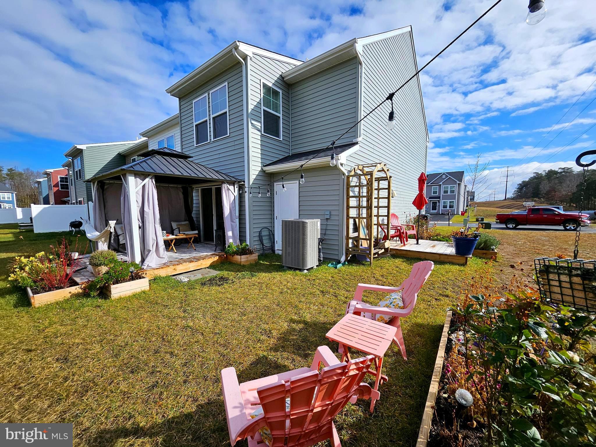 WHISPERING PINES - Residential