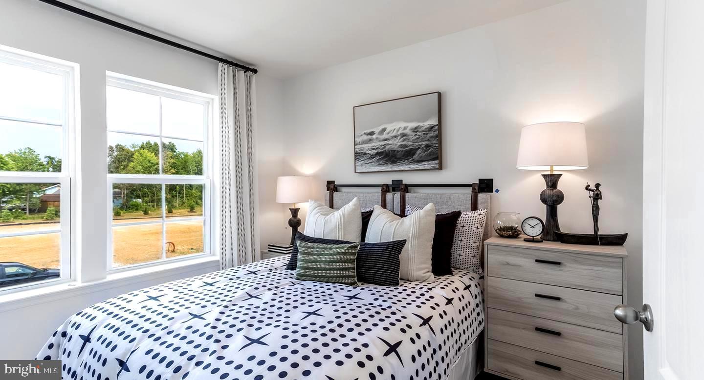 WHISPERING PINES - Residential