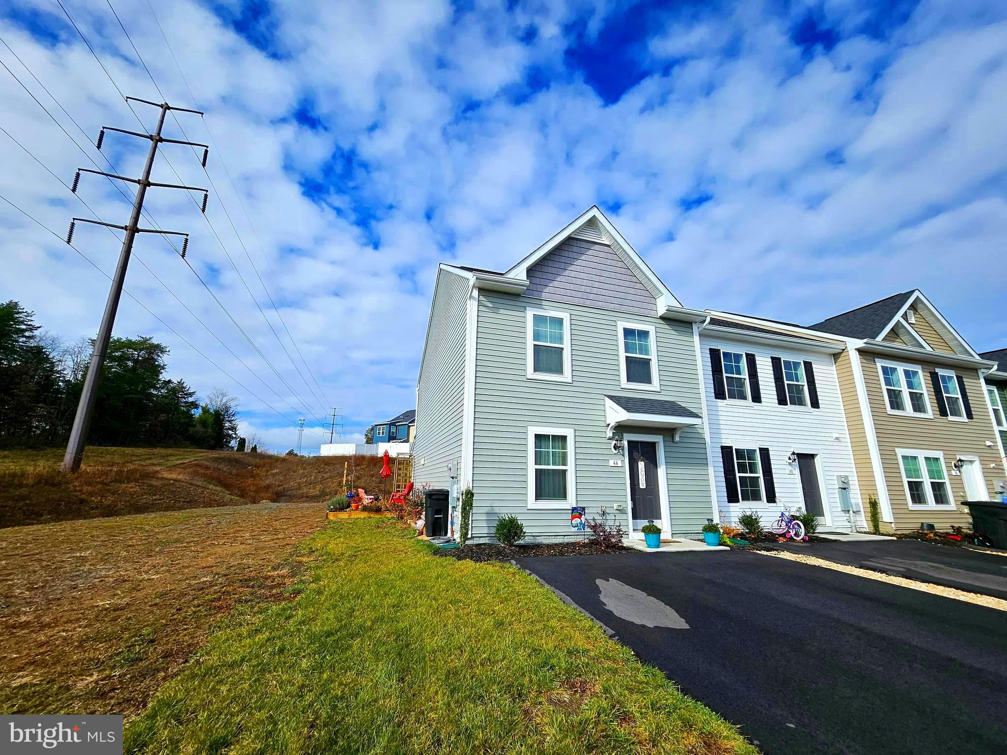 WHISPERING PINES - Residential