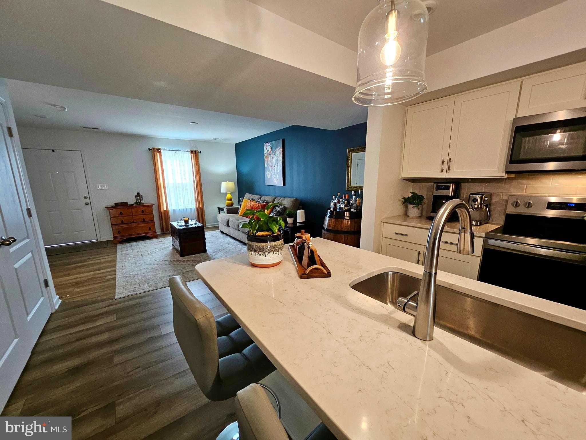 WHISPERING PINES - Residential