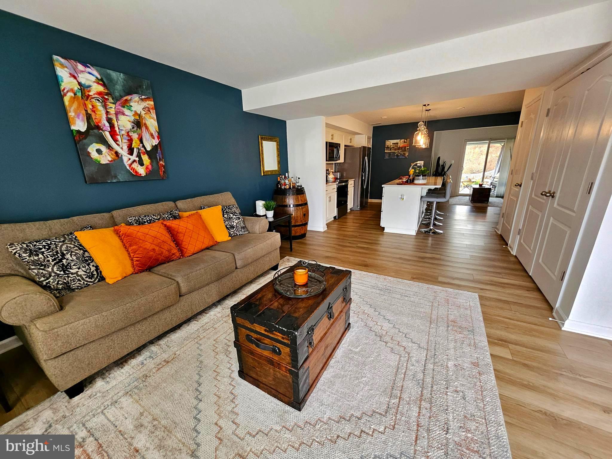 WHISPERING PINES - Residential