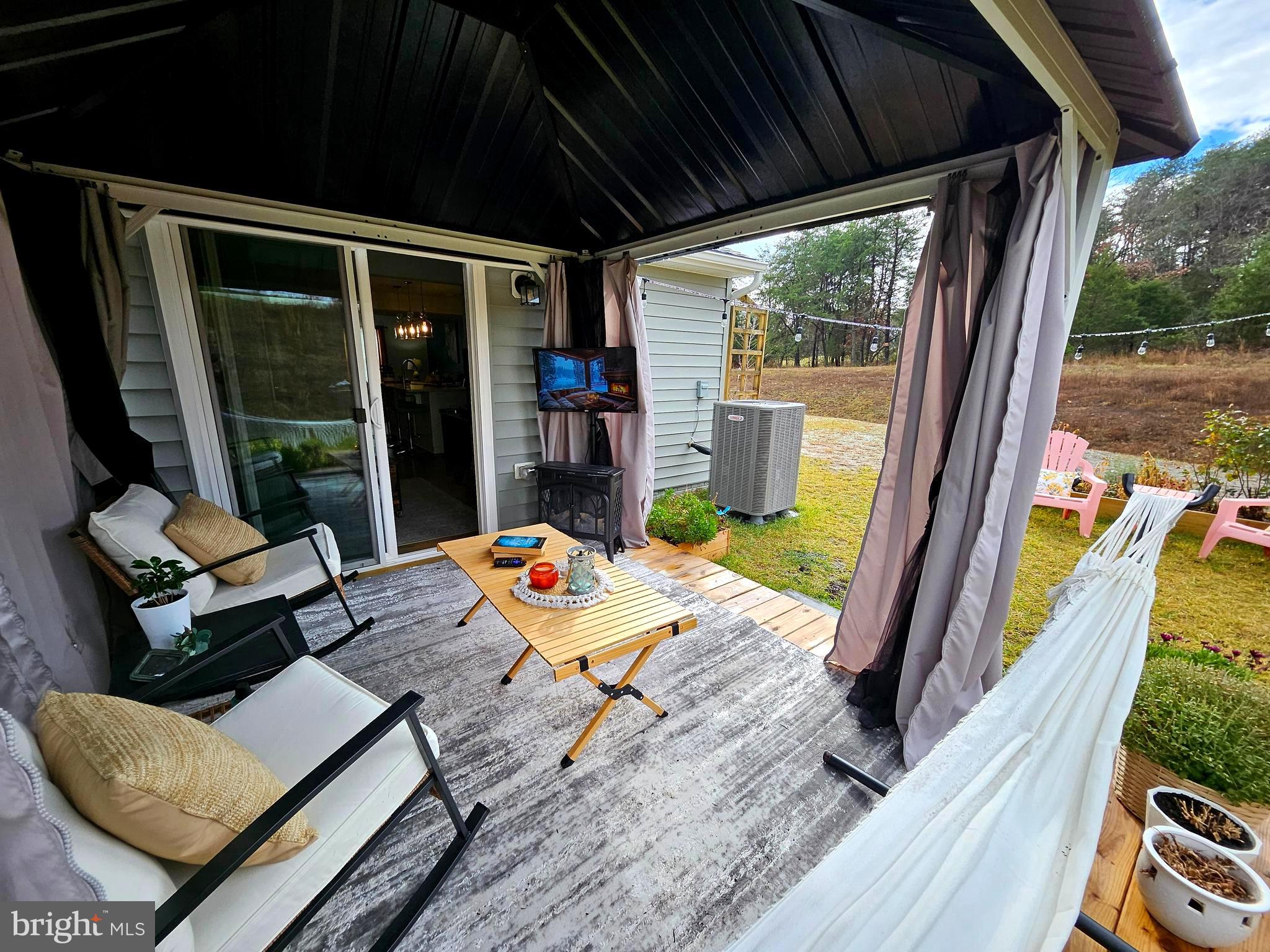 WHISPERING PINES - Residential