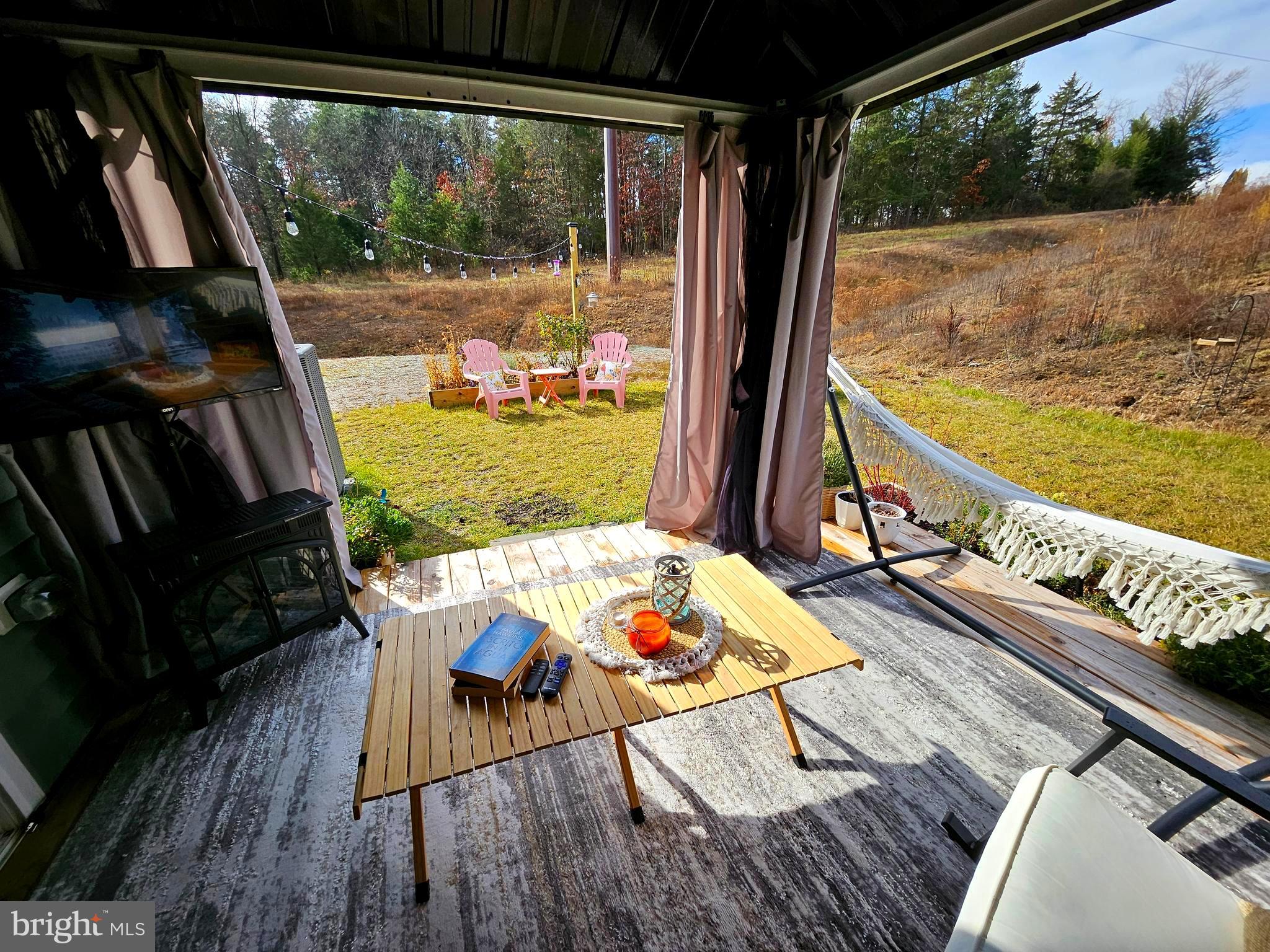 WHISPERING PINES - Residential