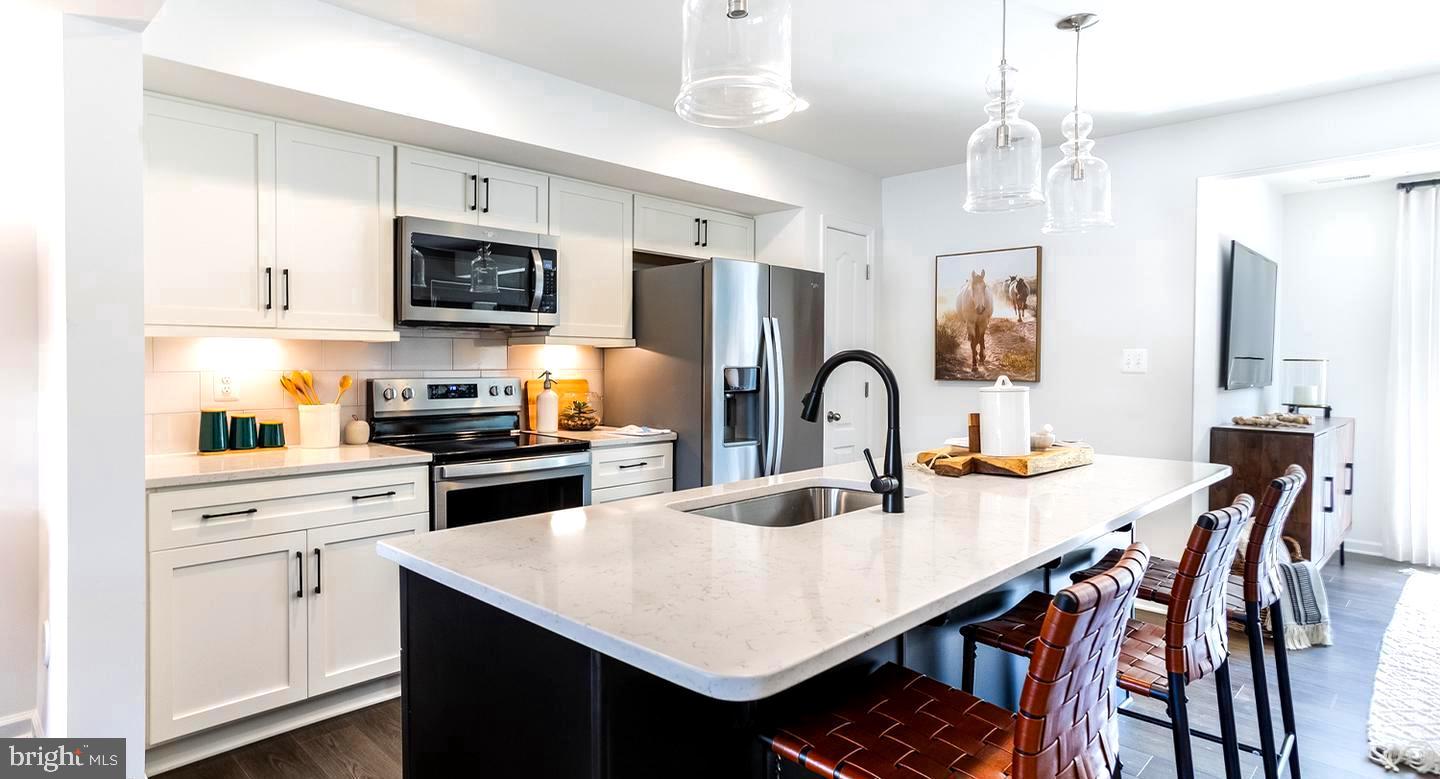 WHISPERING PINES - Residential