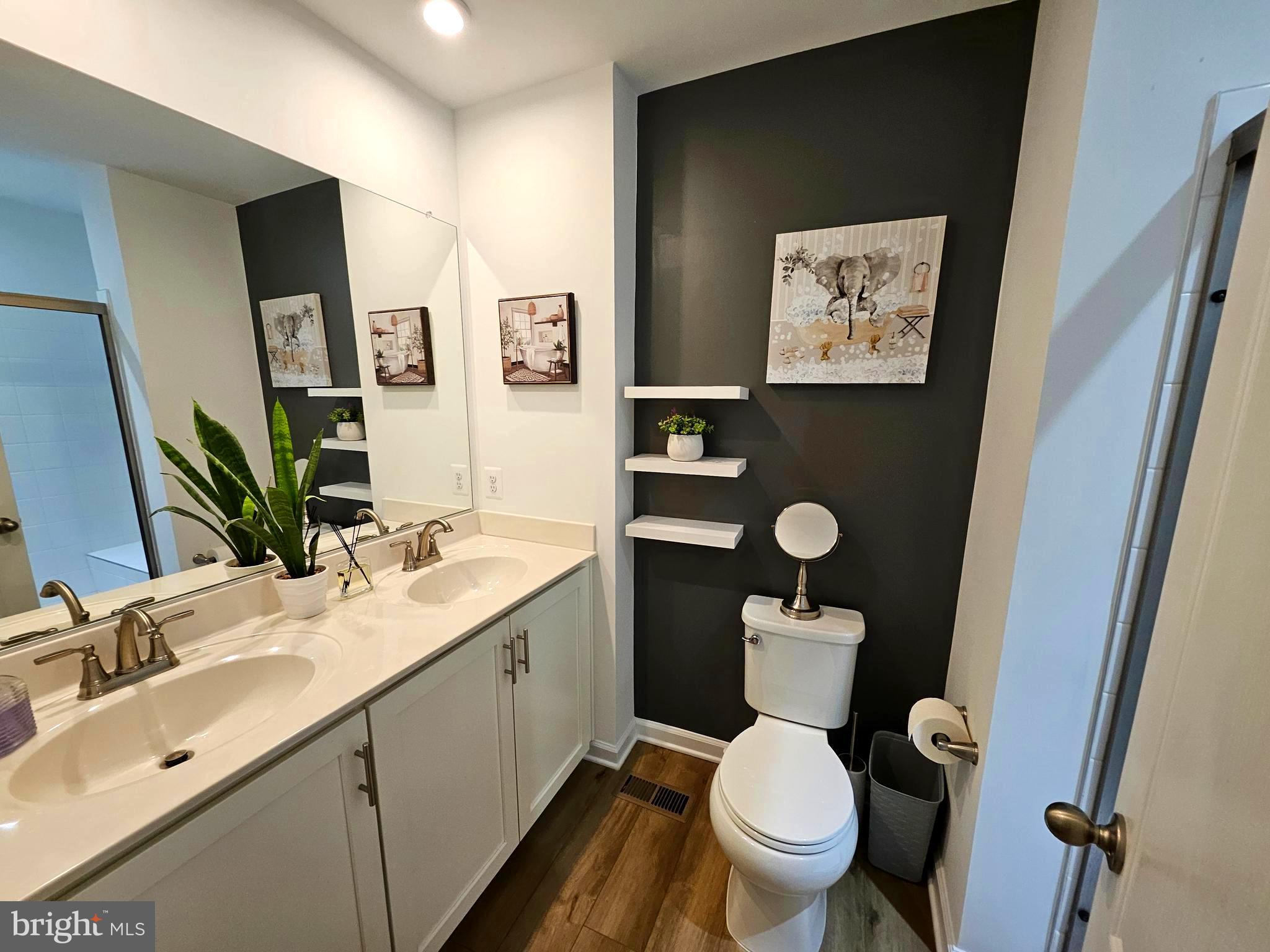 WHISPERING PINES - Residential