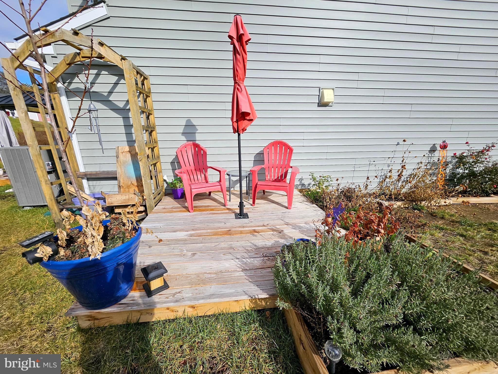 WHISPERING PINES - Residential