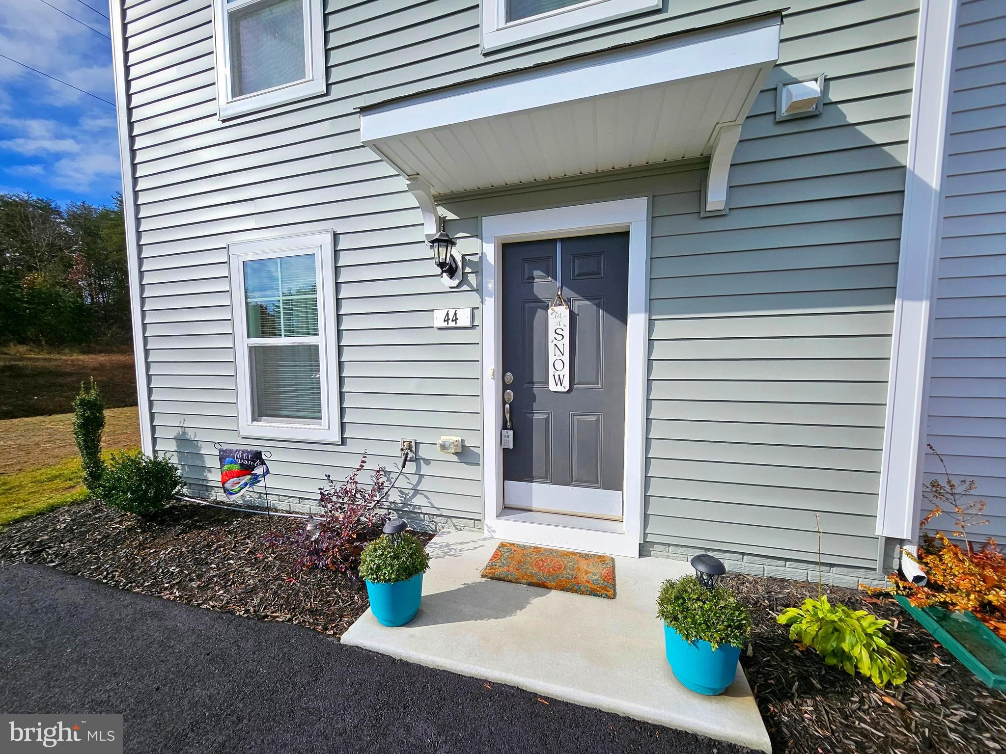 WHISPERING PINES - Residential