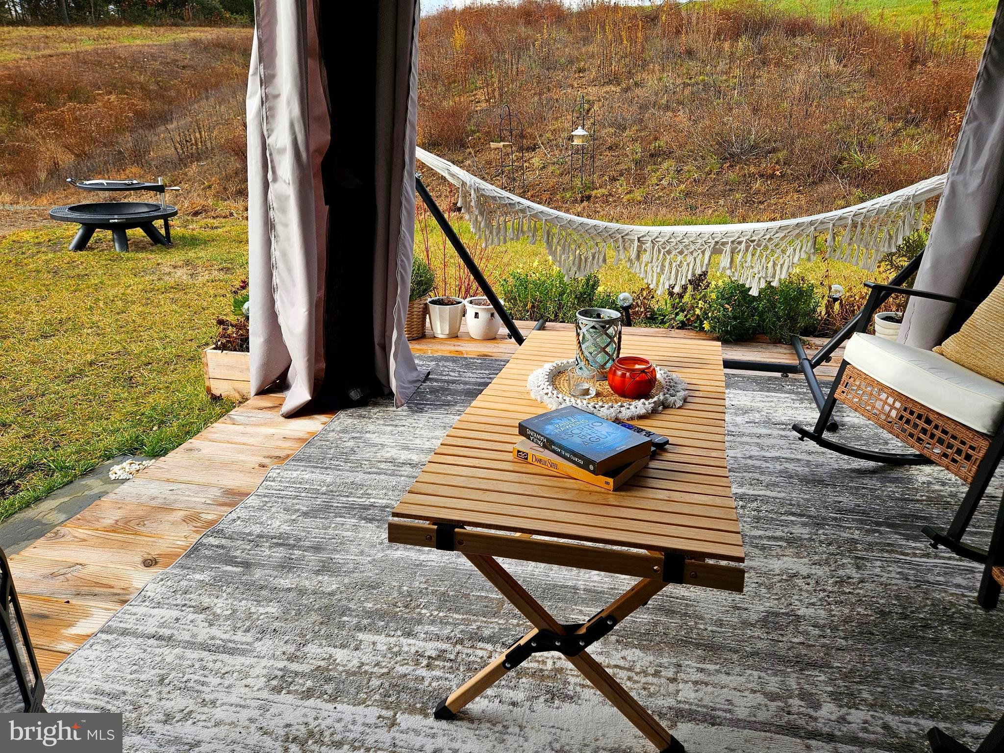 WHISPERING PINES - Residential