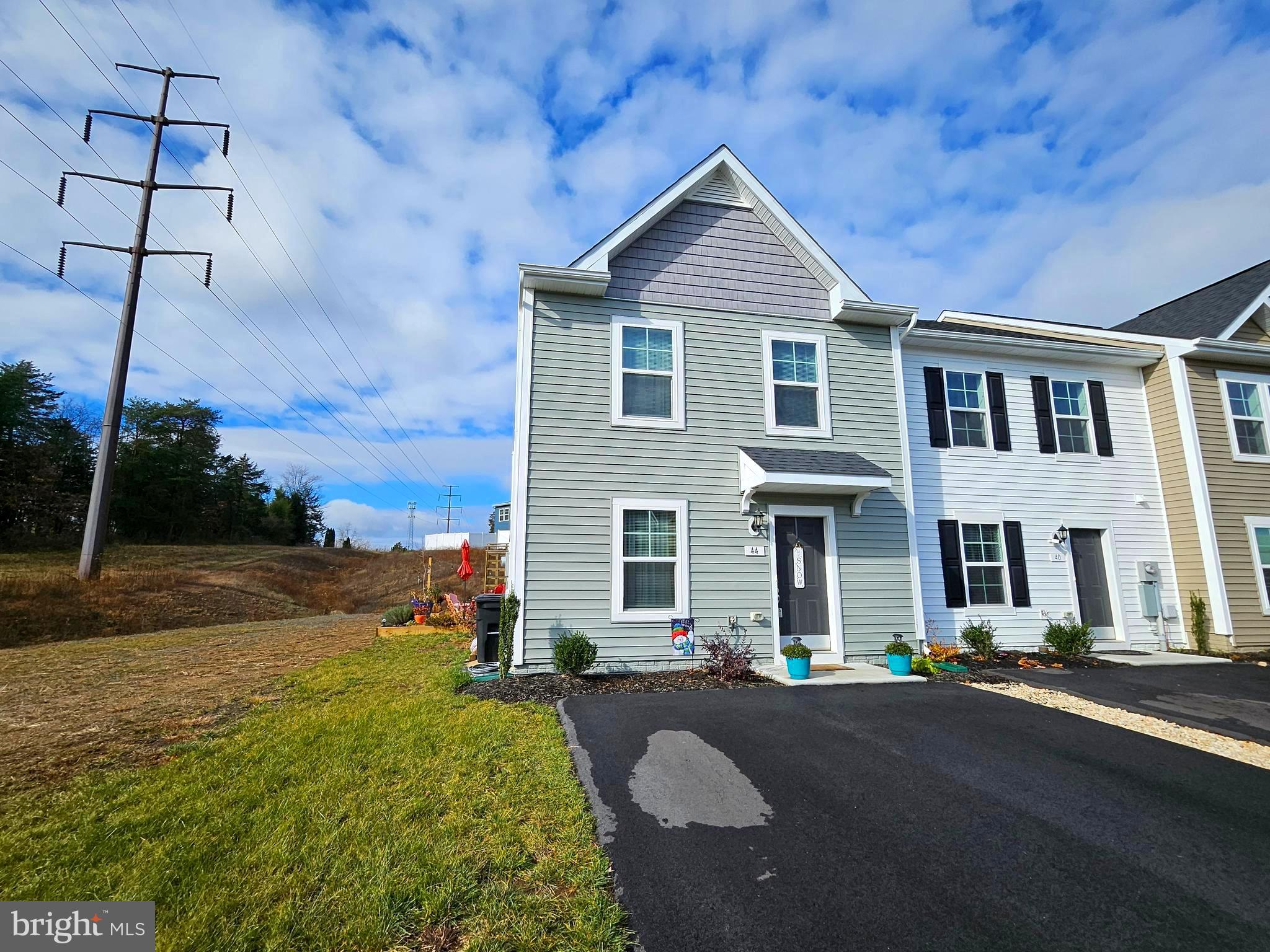 WHISPERING PINES - Residential