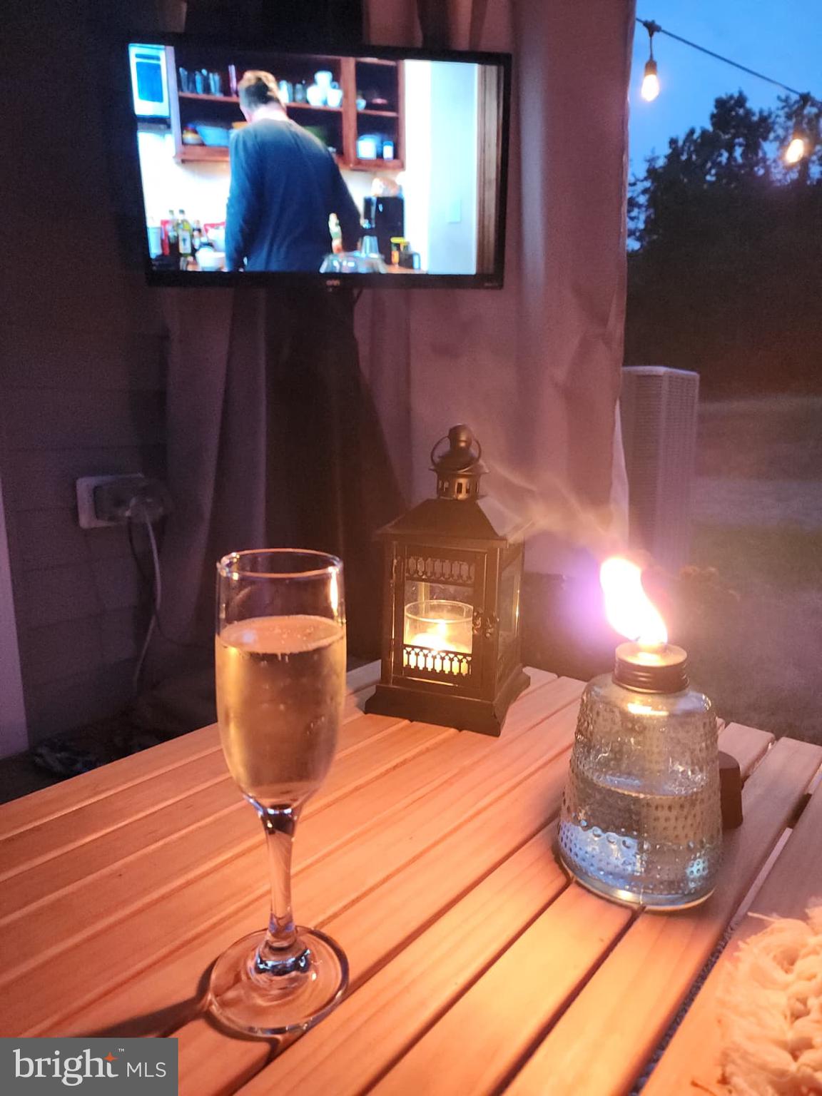 WHISPERING PINES - Residential