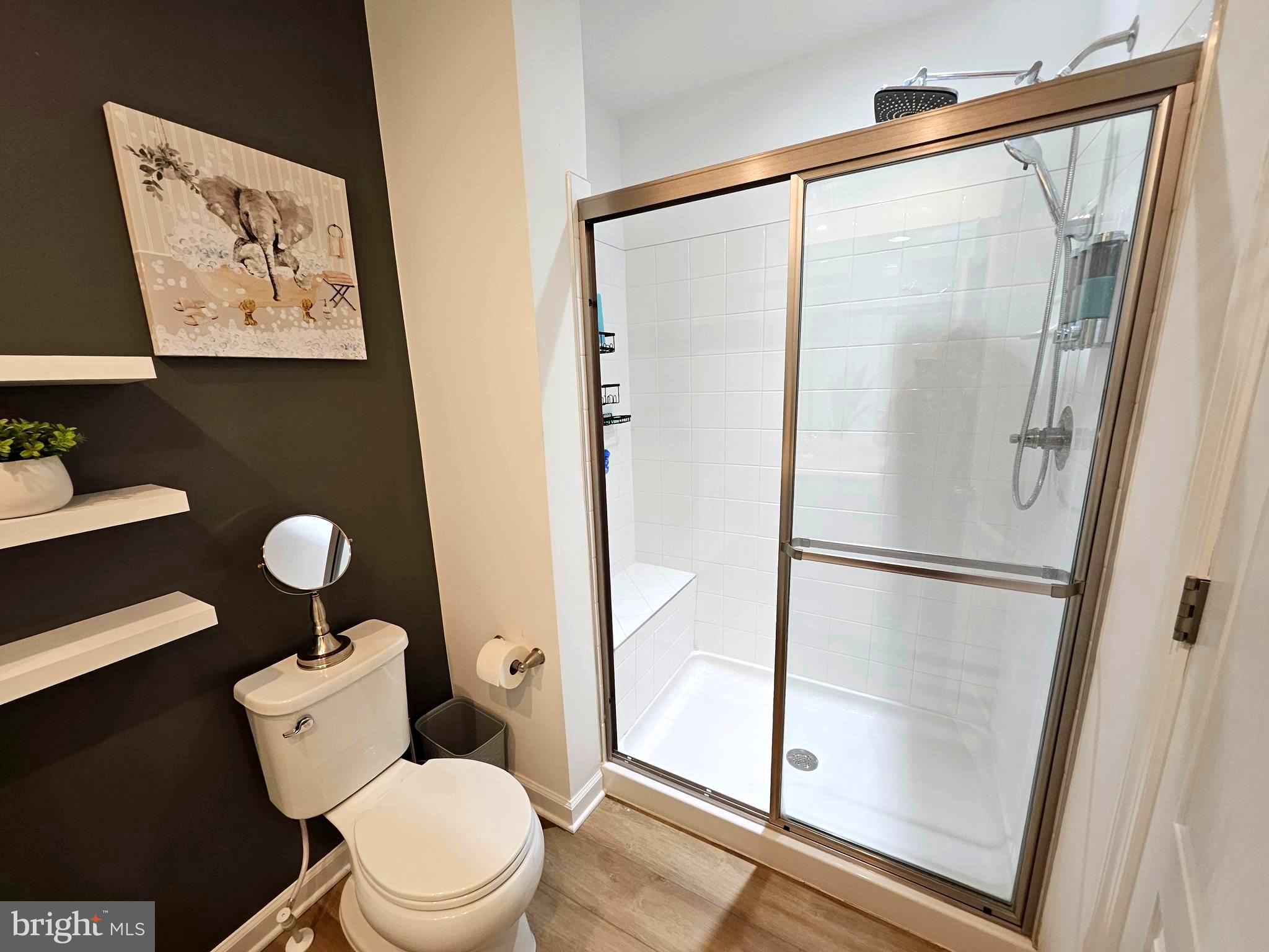 WHISPERING PINES - Residential