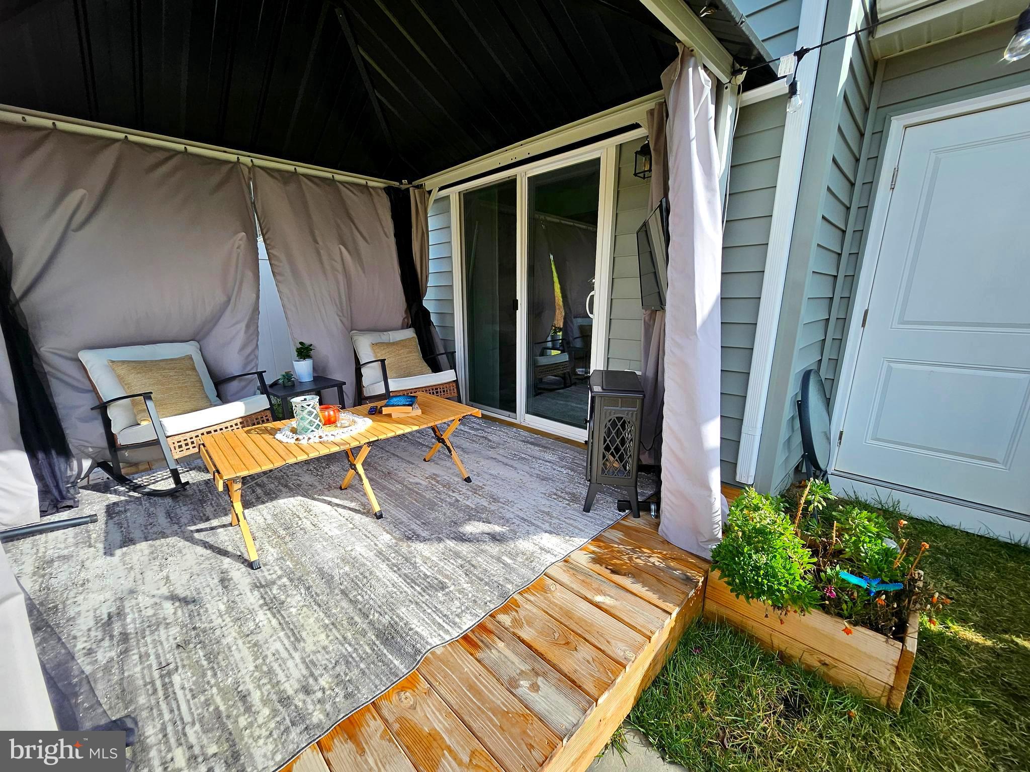 WHISPERING PINES - Residential