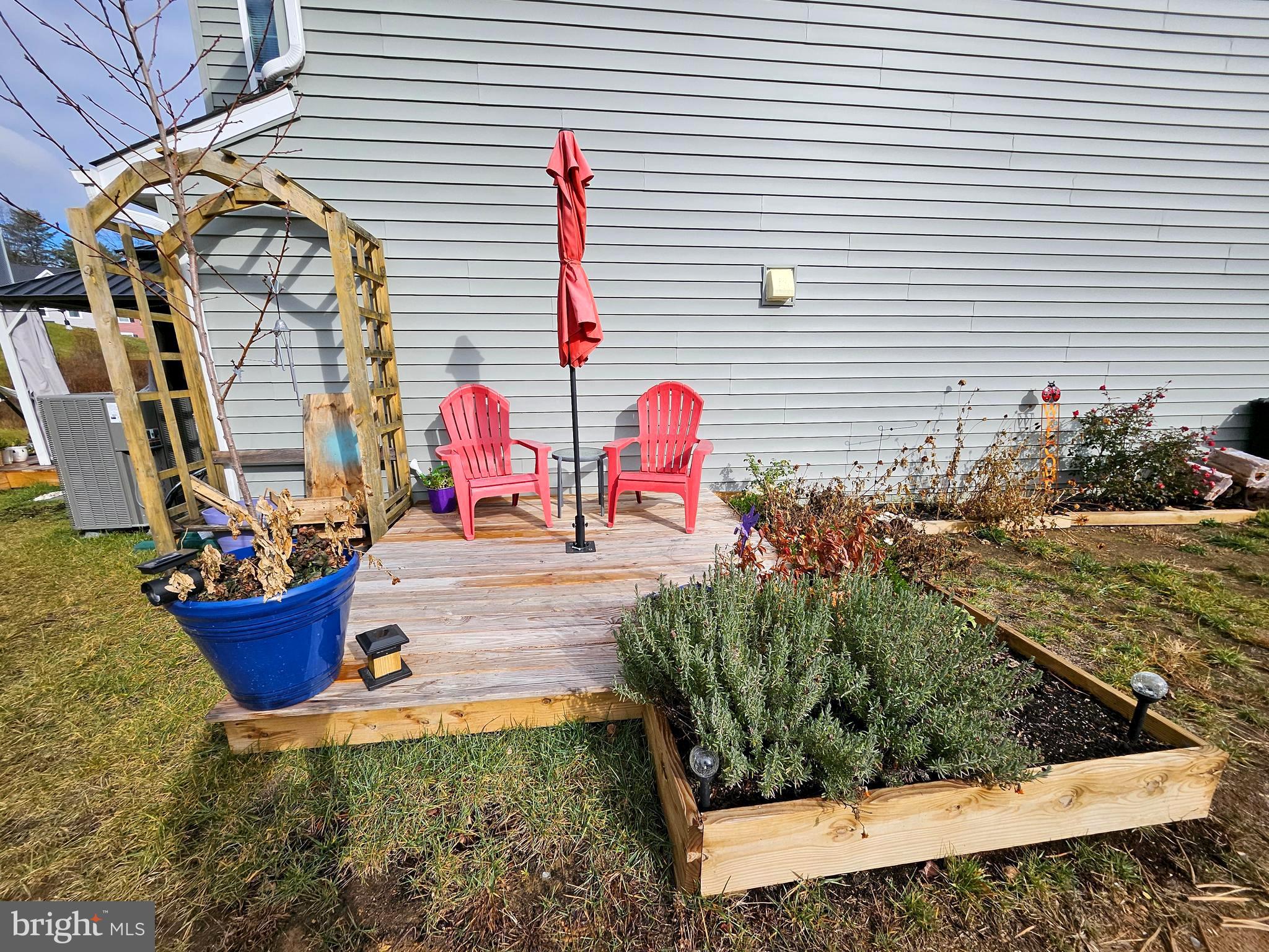 WHISPERING PINES - Residential