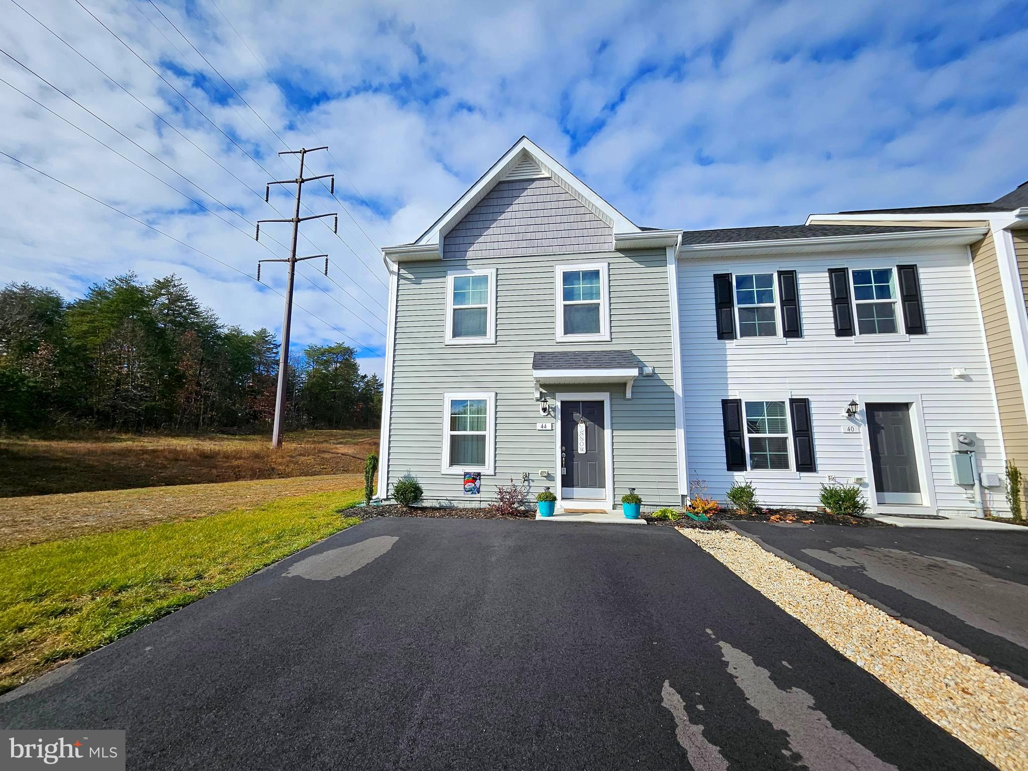 WHISPERING PINES - Residential