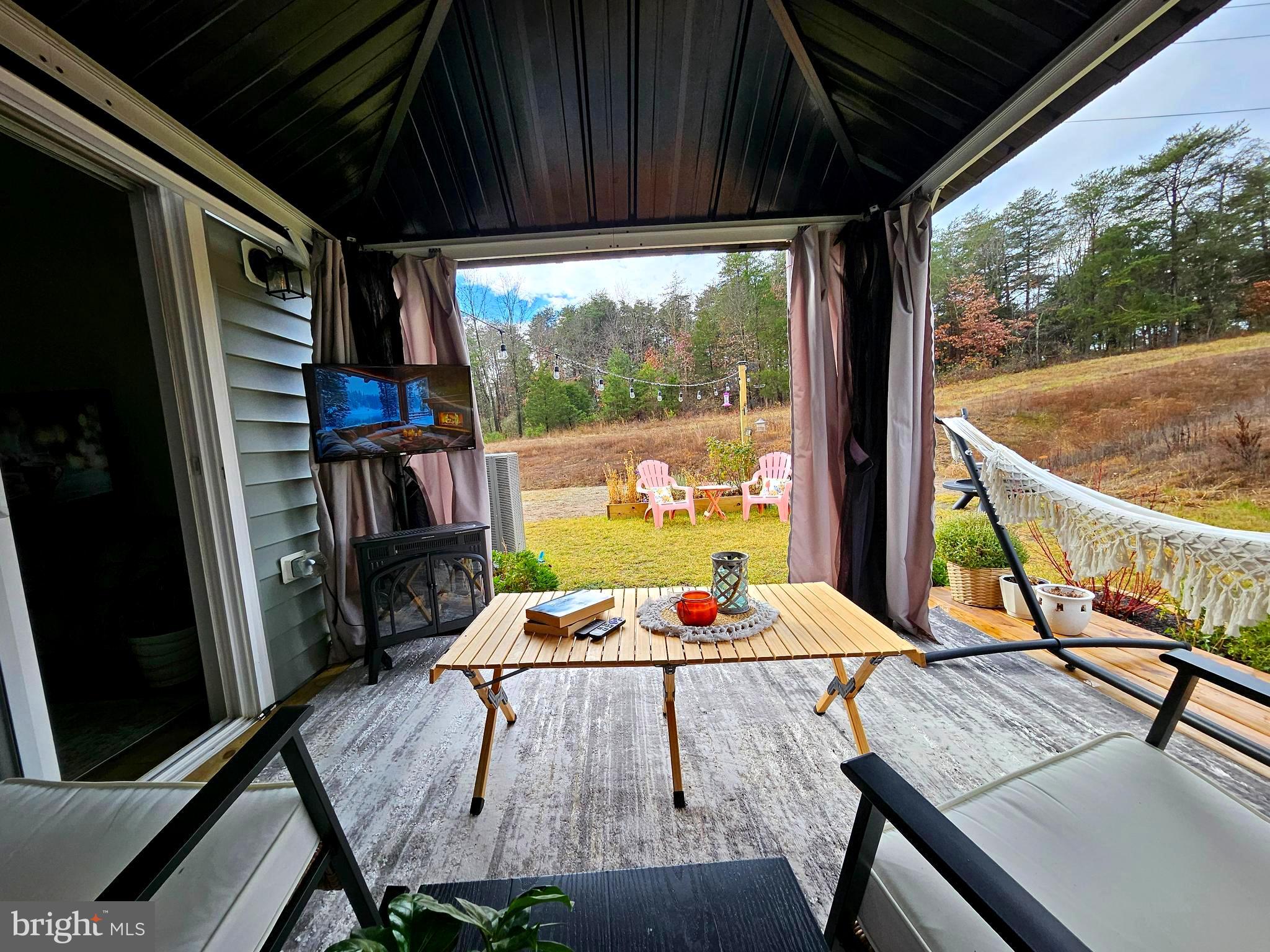 WHISPERING PINES - Residential