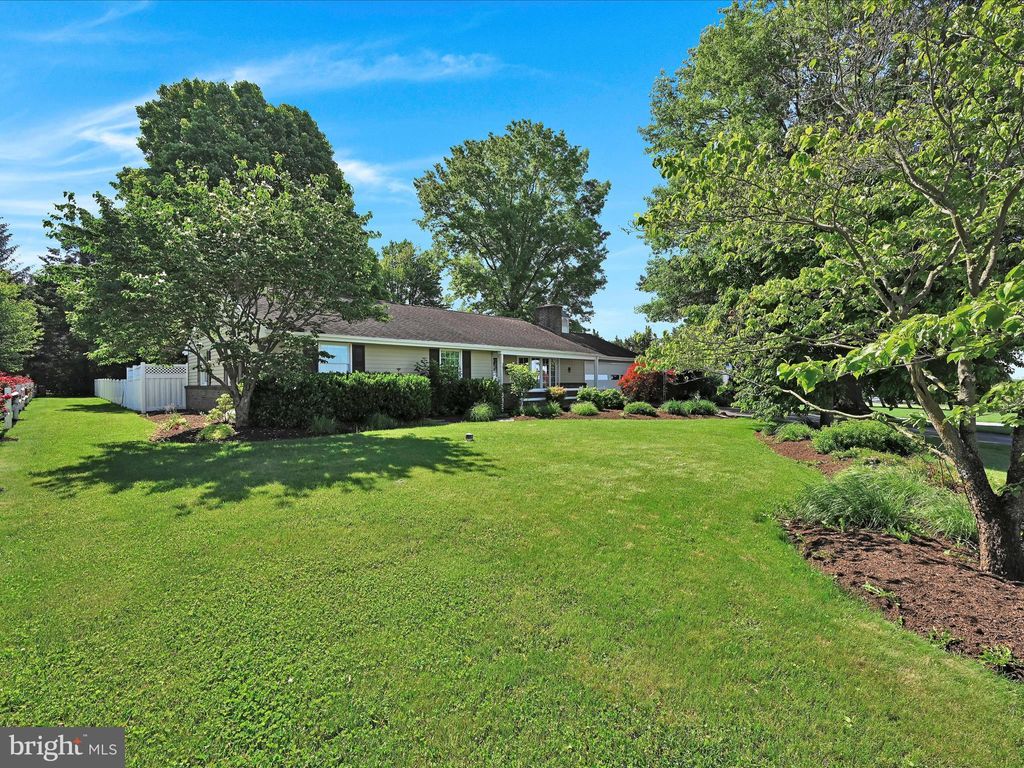 Photo of 1043 E Meadow Road, MANHEIM, PA 17545 (MLS # PALA2070902)