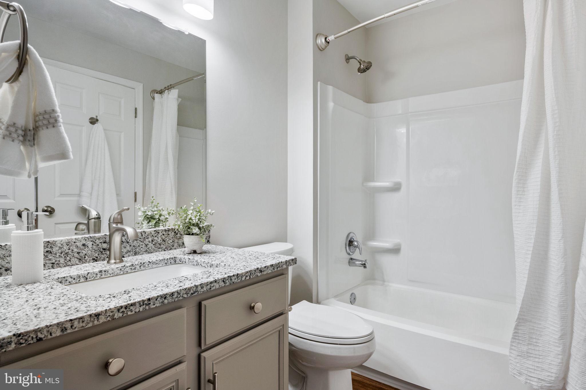 STRATFORD CONDO BULL RUN - Residential