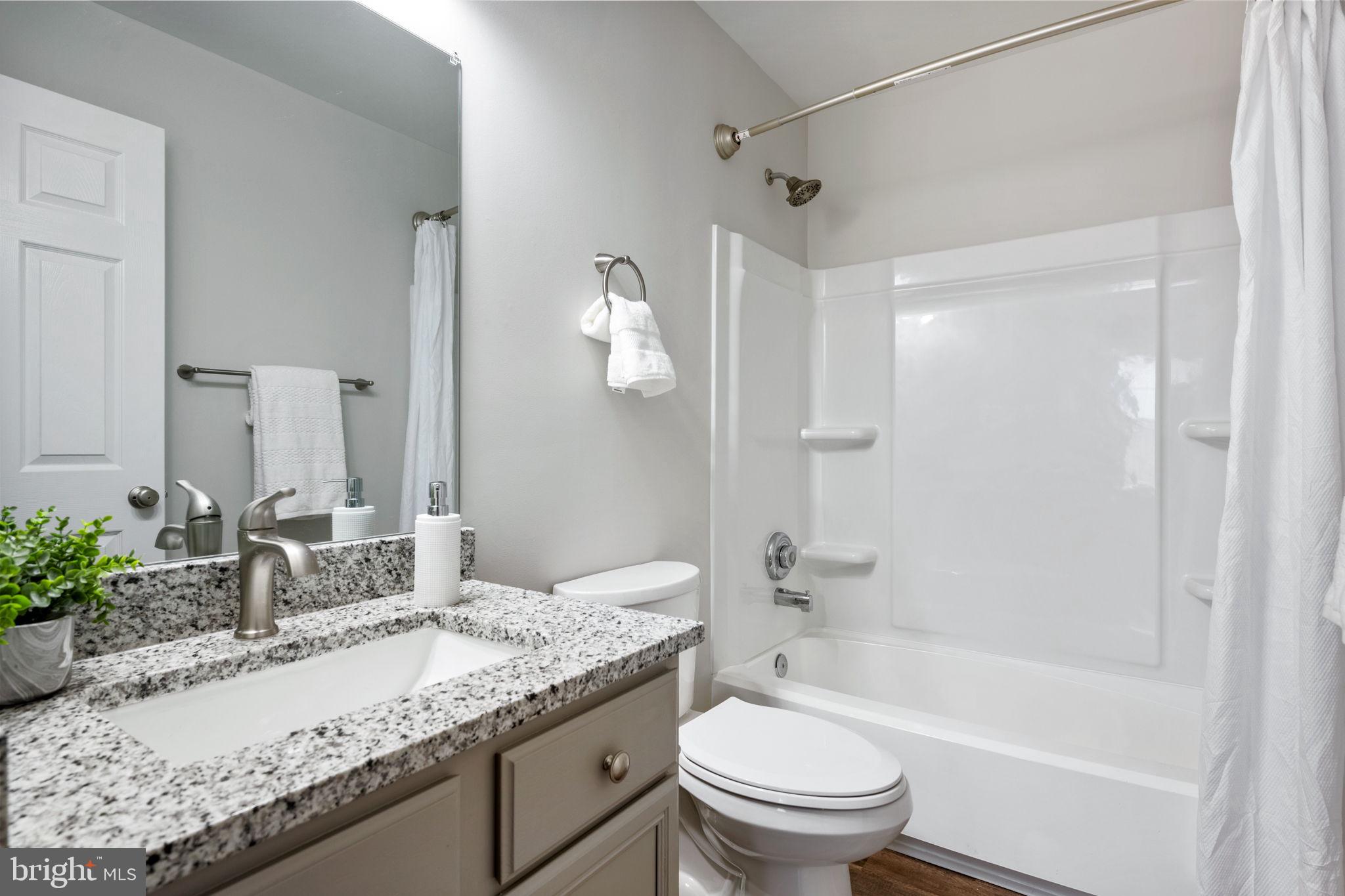 STRATFORD CONDO BULL RUN - Residential