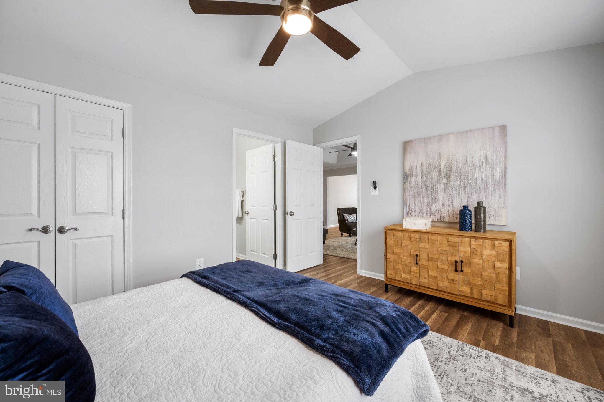 STRATFORD CONDO BULL RUN - Residential