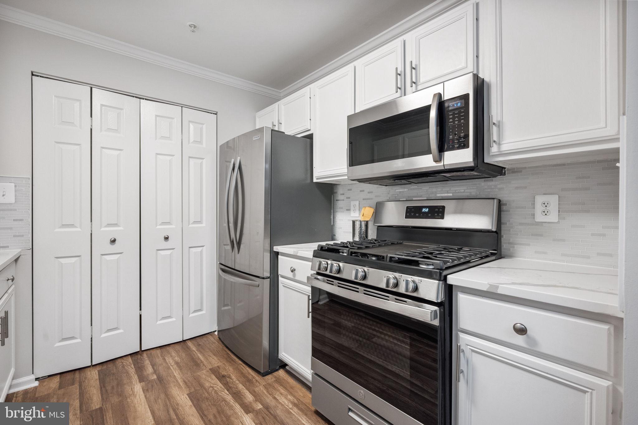 STRATFORD CONDO BULL RUN - Residential