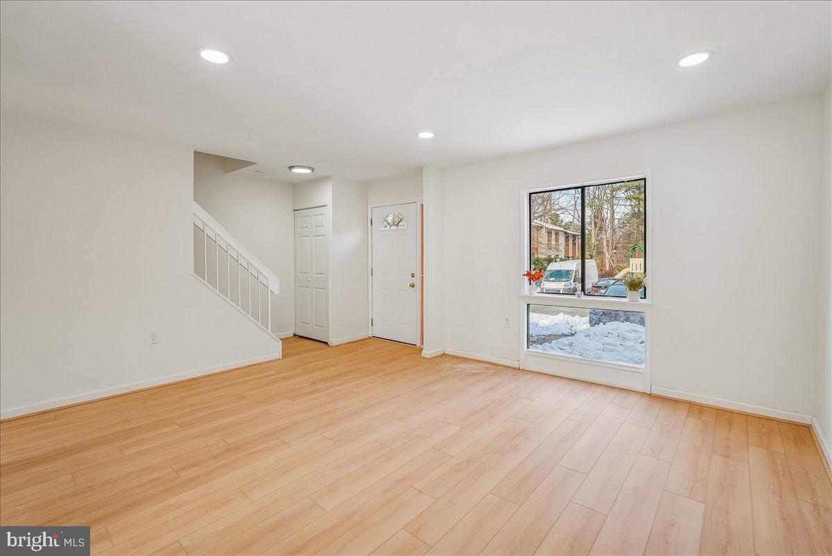 RESTON - Residential