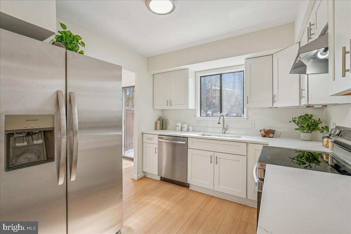 RESTON - Residential