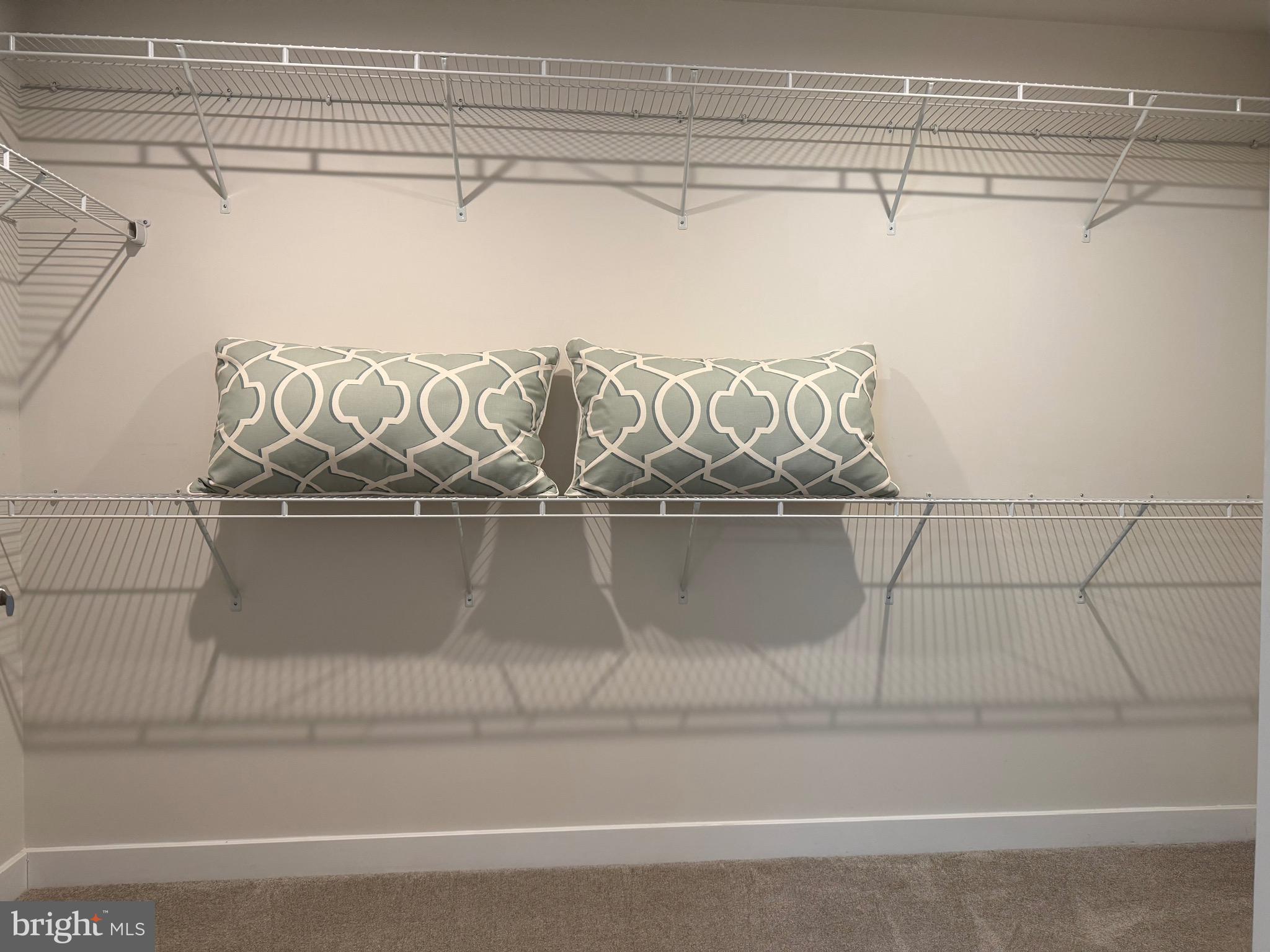 SILVER WOODS - Residential