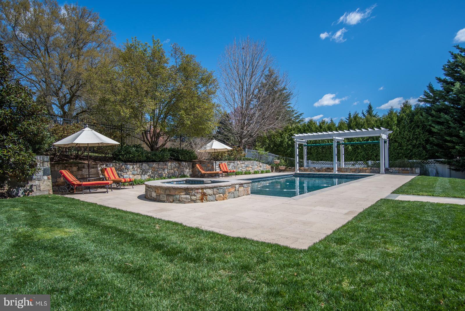 MCAULEY PARK - Residential