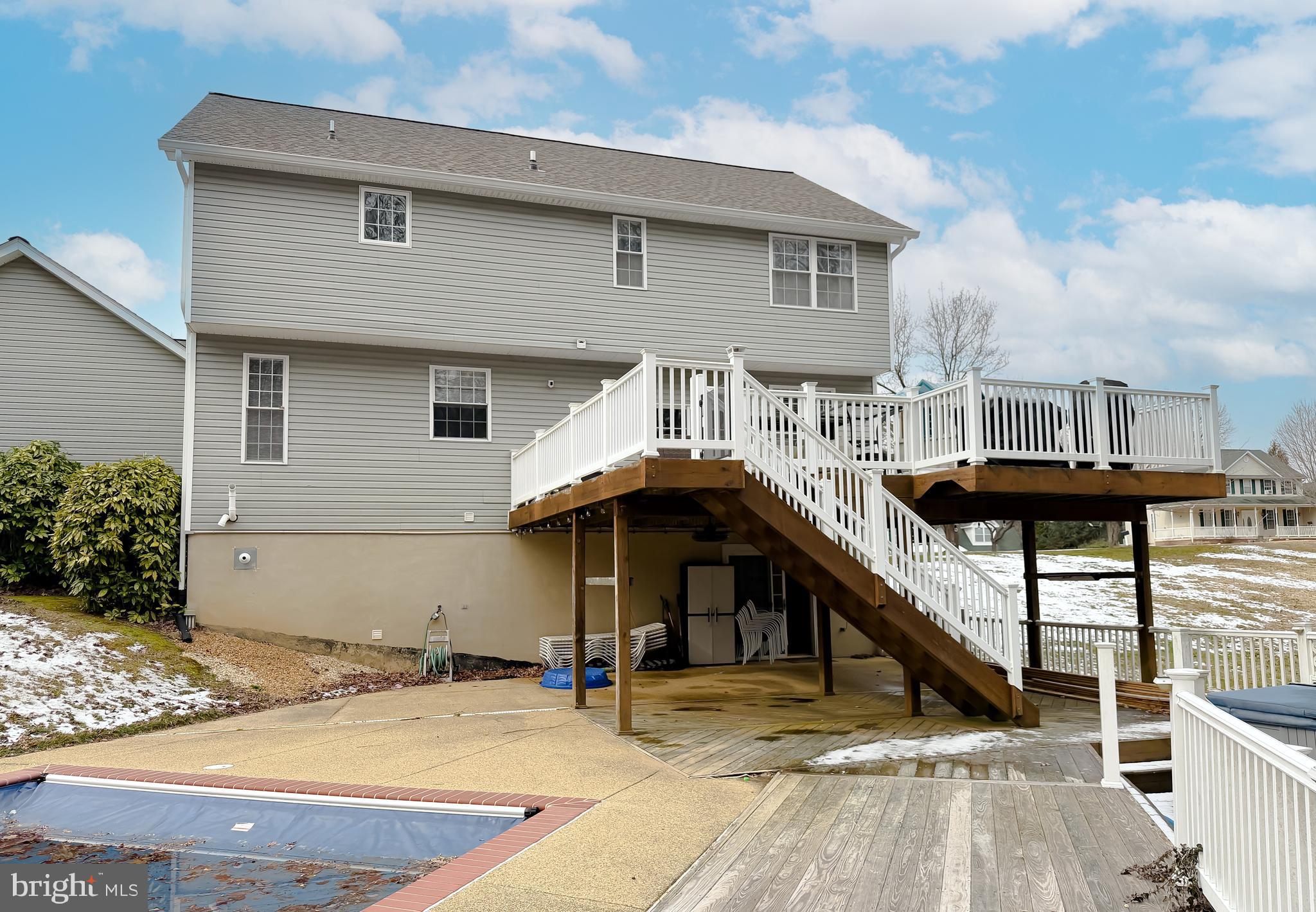 COVE POINT WOODS - Residential