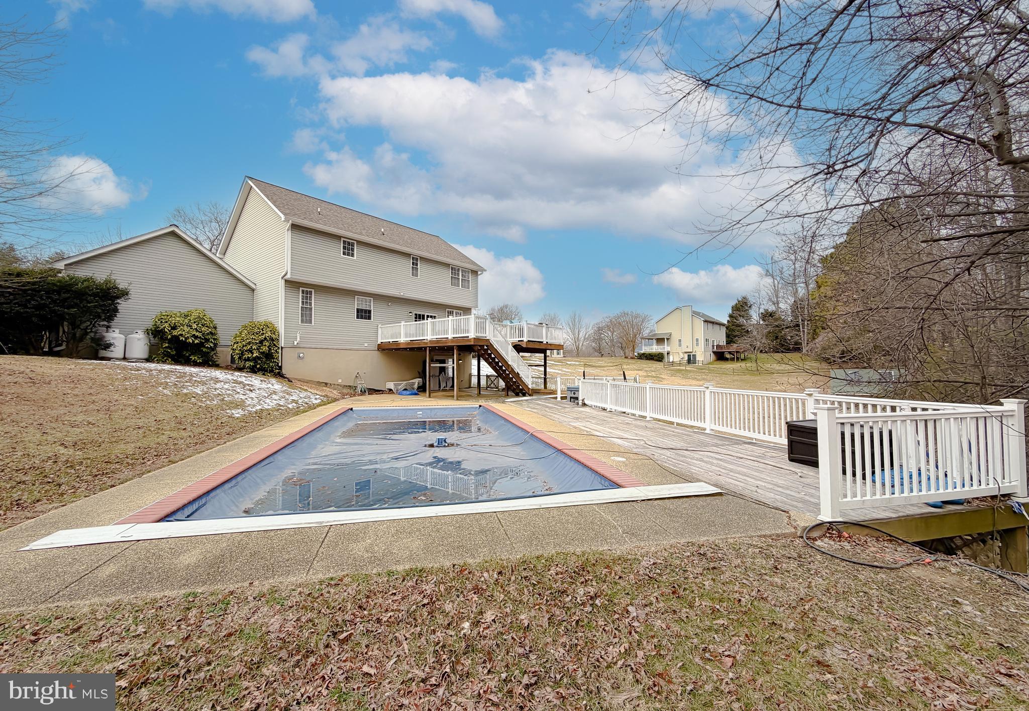 COVE POINT WOODS - Residential