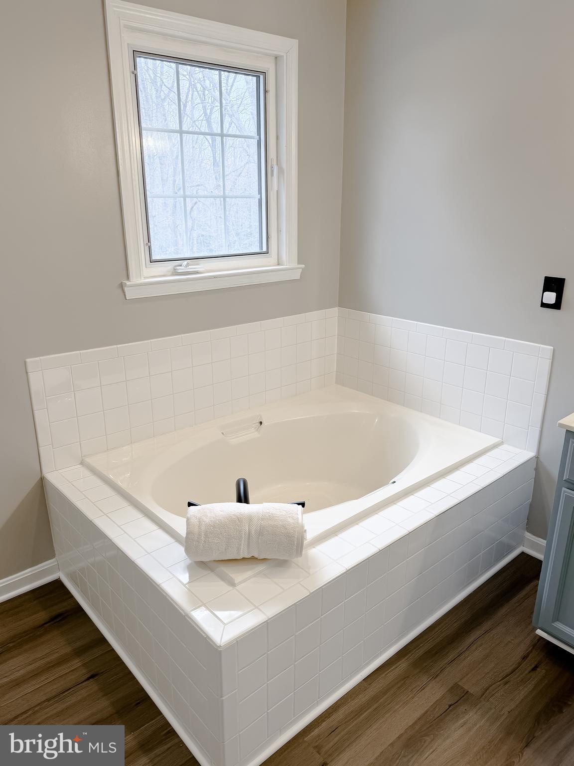 COVE POINT WOODS - Residential