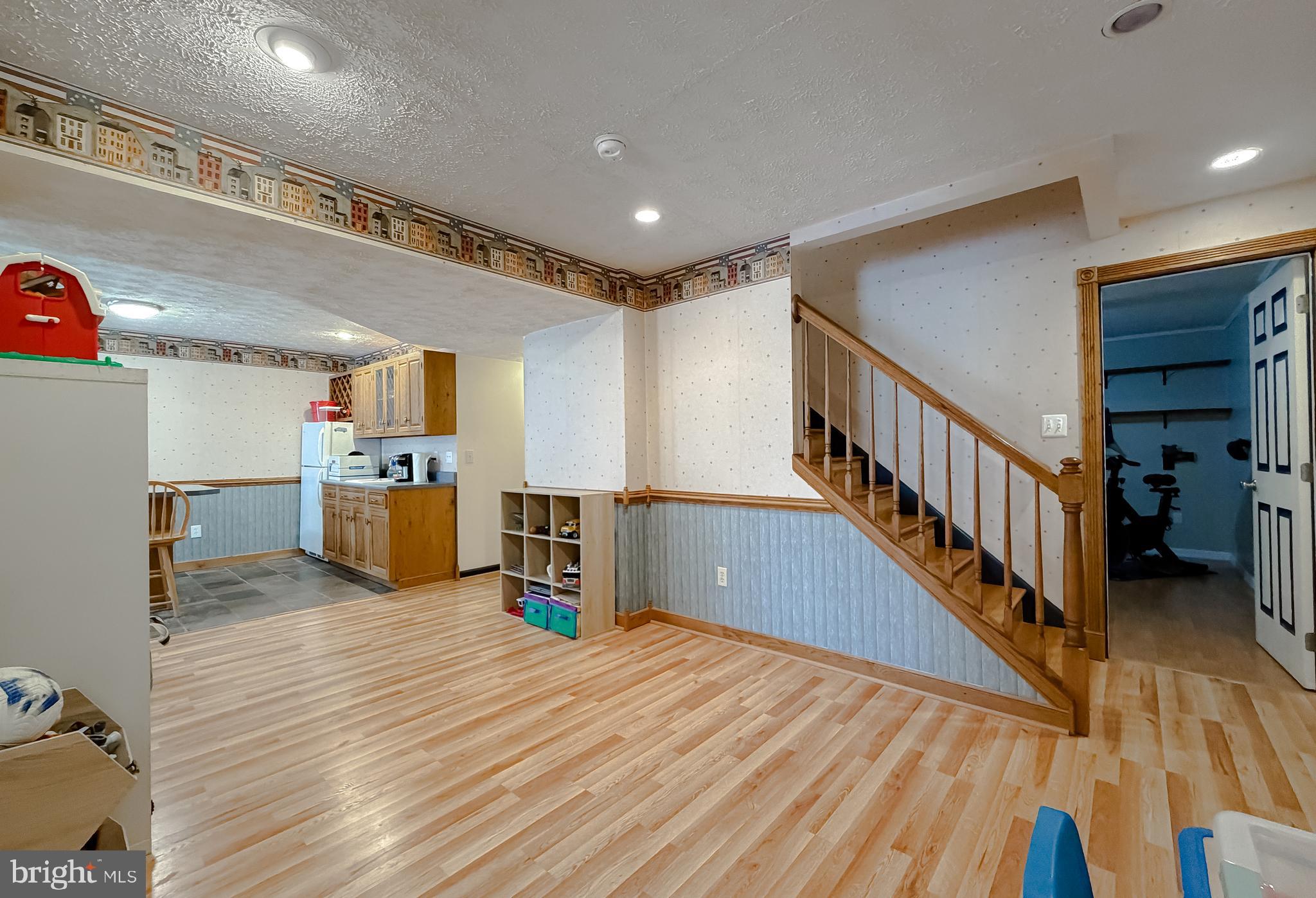 COVE POINT WOODS - Residential