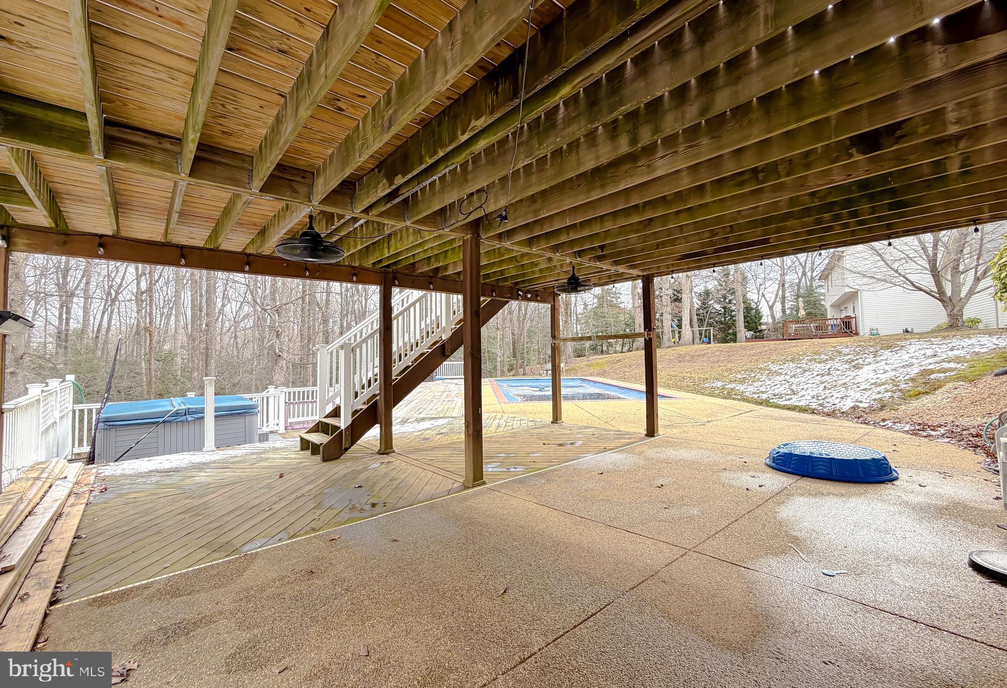 COVE POINT WOODS - Residential