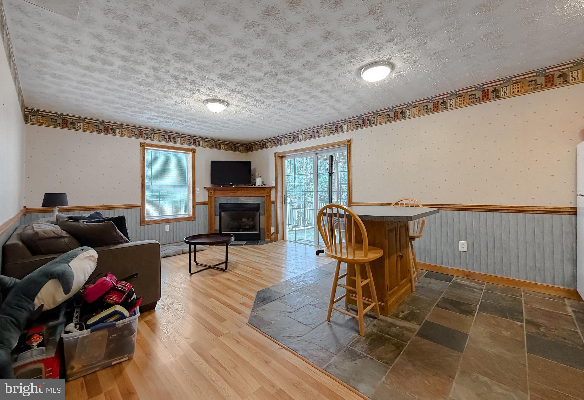 COVE POINT WOODS - Residential