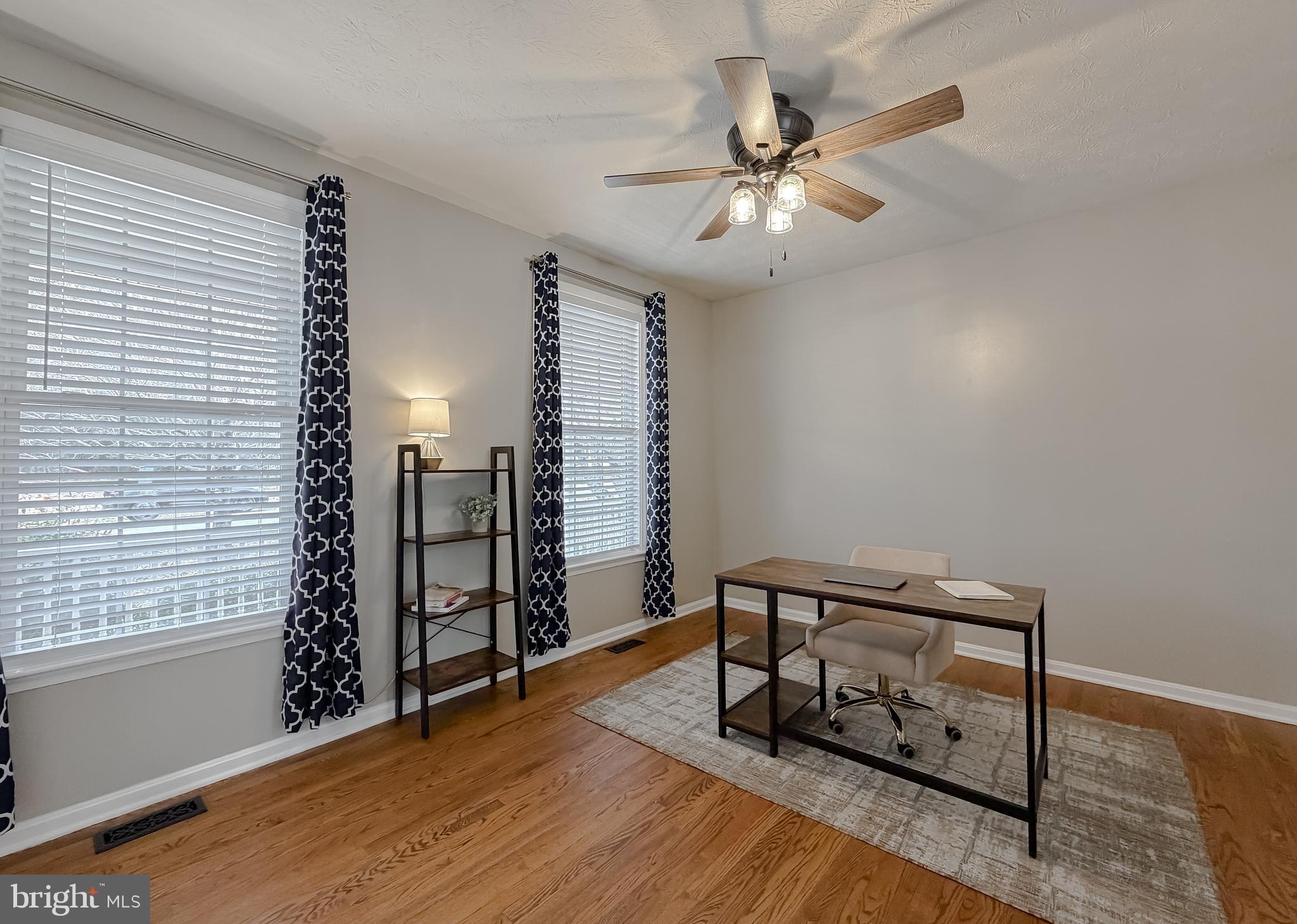 COVE POINT WOODS - Residential