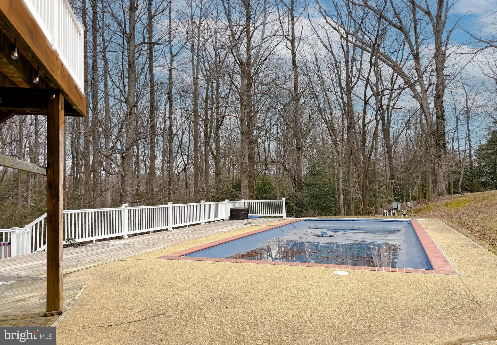 COVE POINT WOODS - Residential