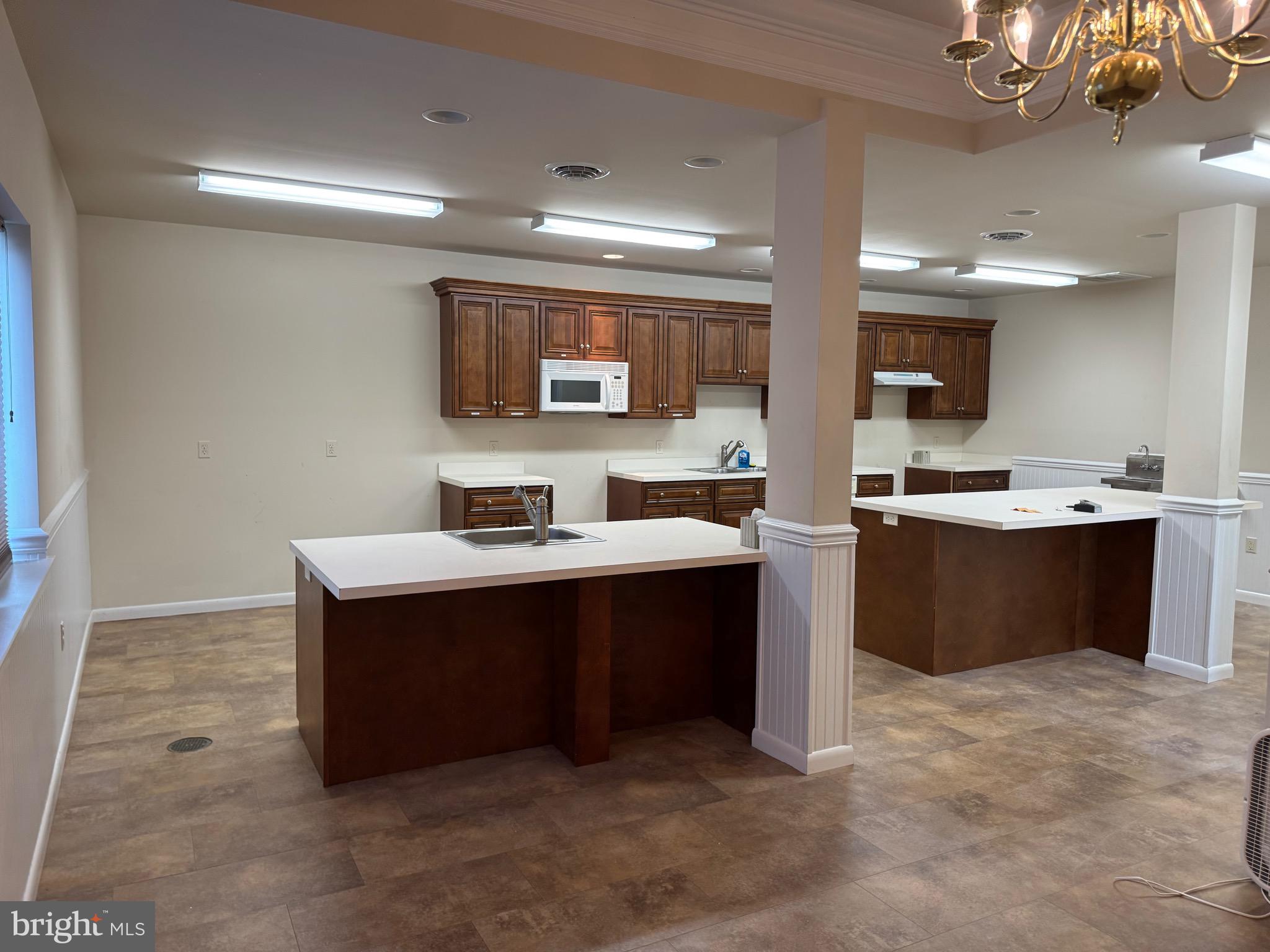 3098 LINCOLN HWY E REAR