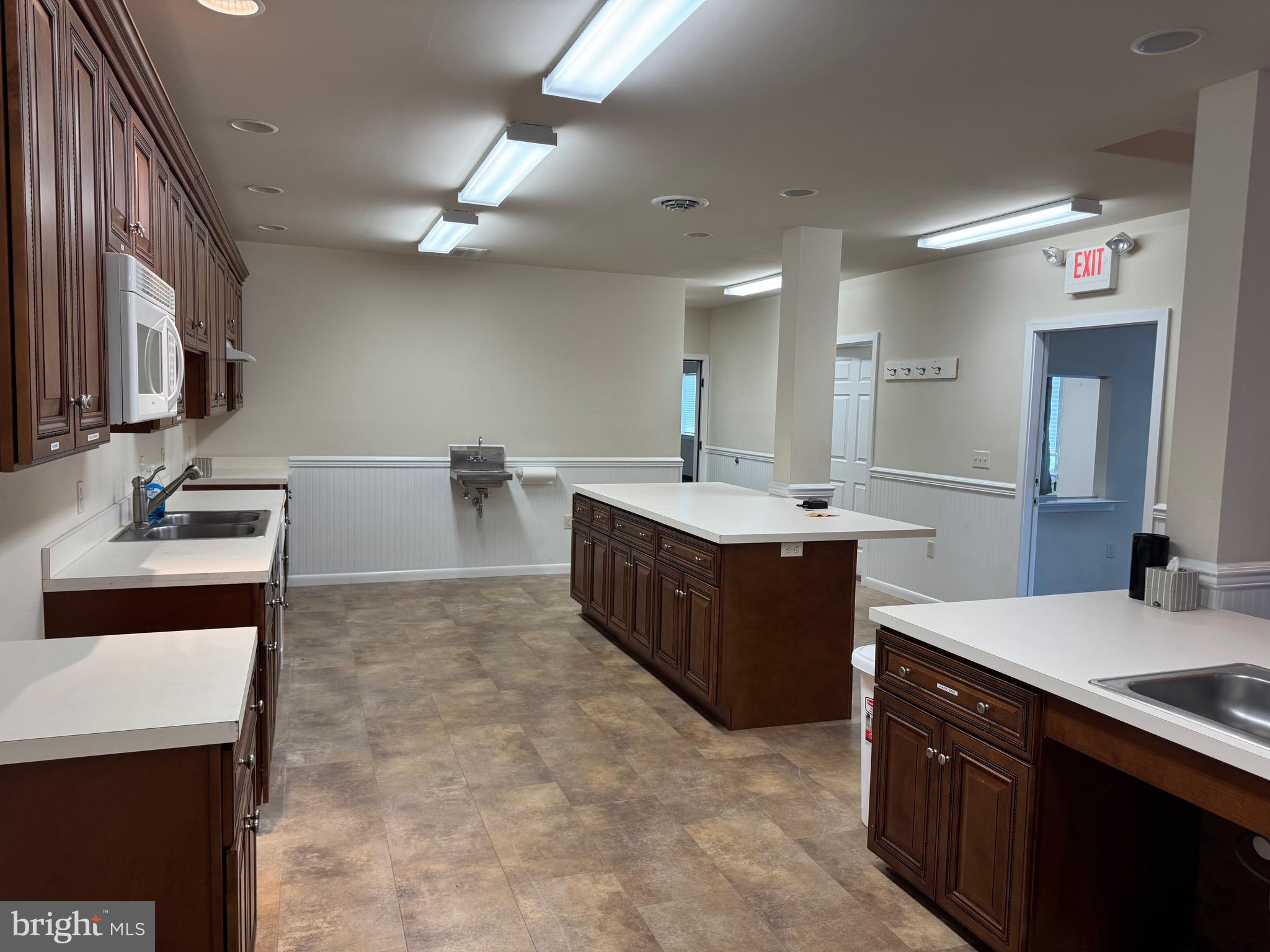 3098 LINCOLN HWY E REAR