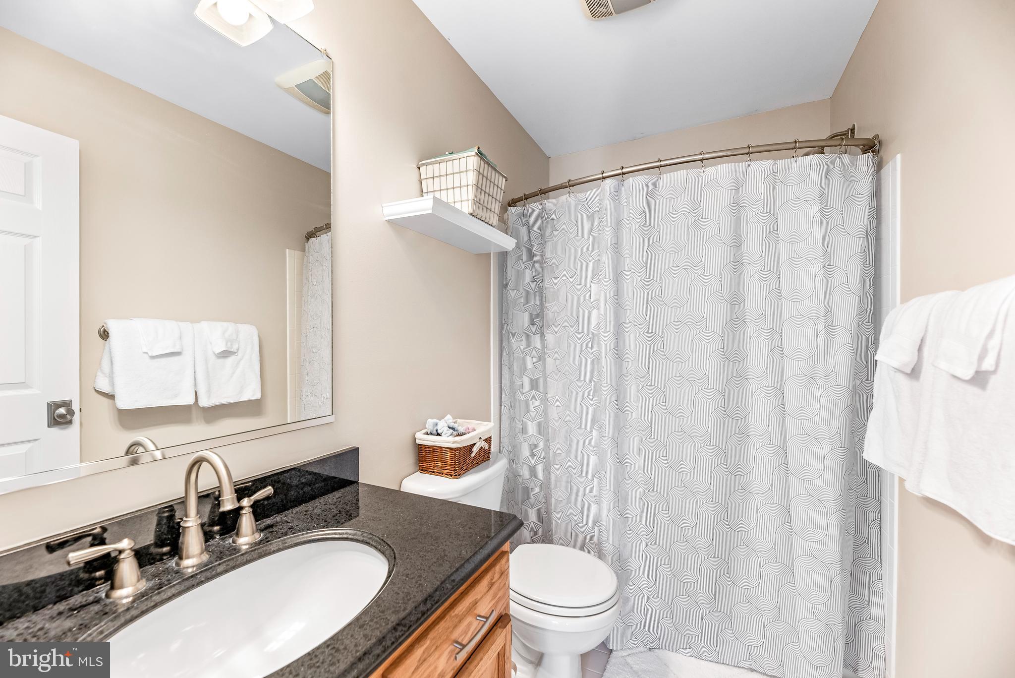 AMBER WOODE - Residential