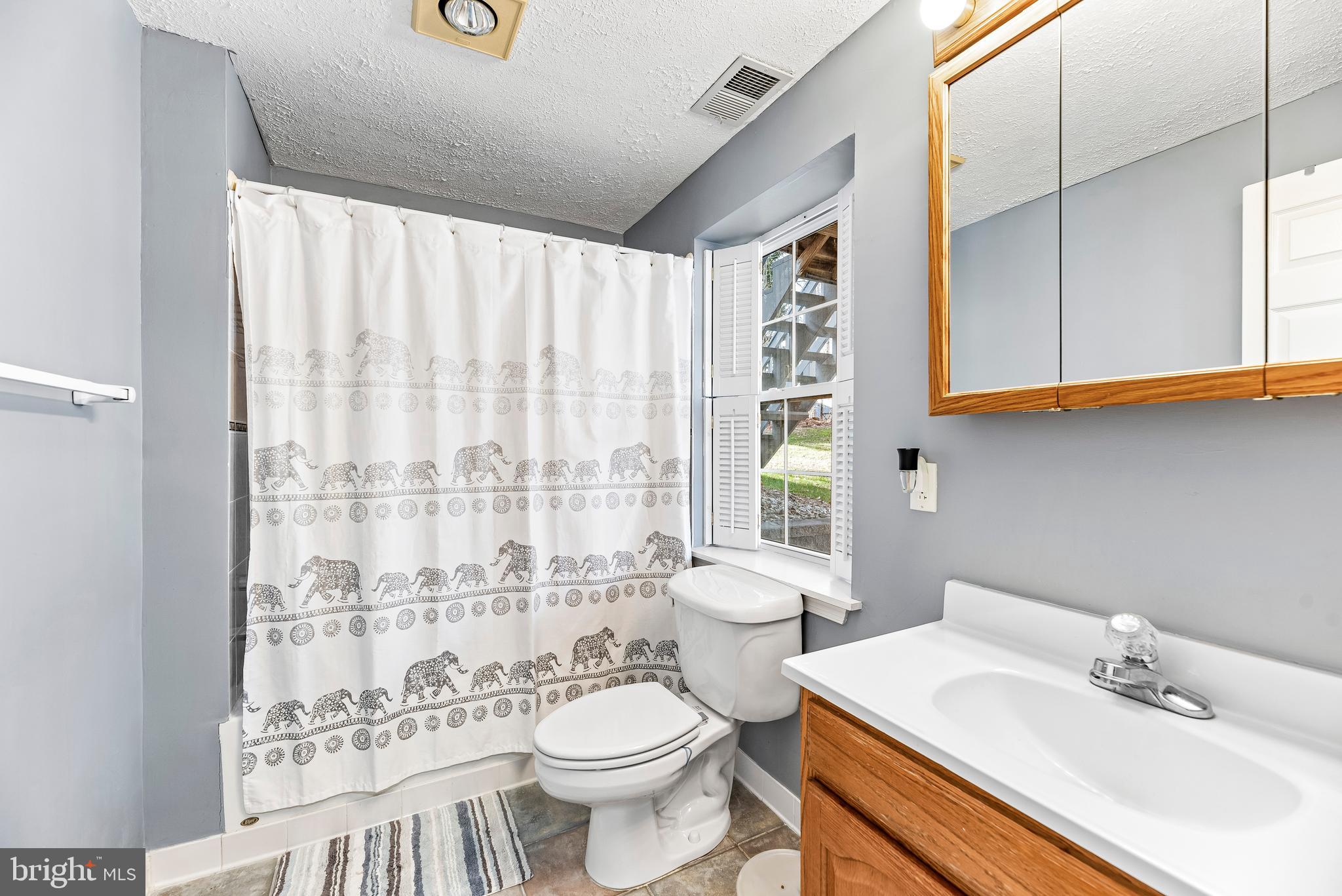 AMBER WOODE - Residential