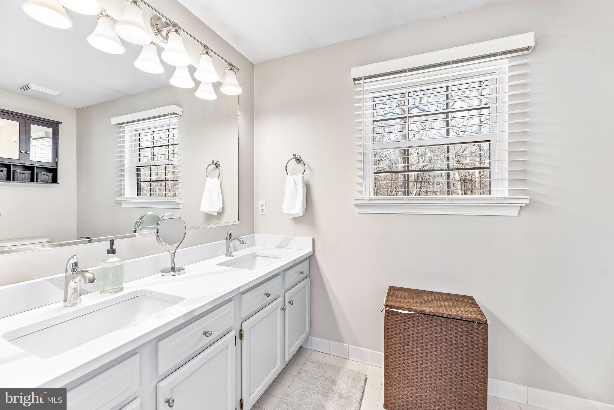 AMBER WOODE - Residential