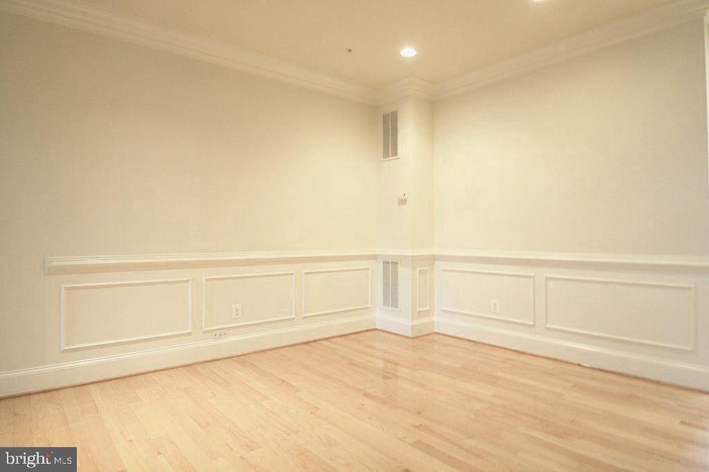 CHATHAM SQUARE - Residential Lease