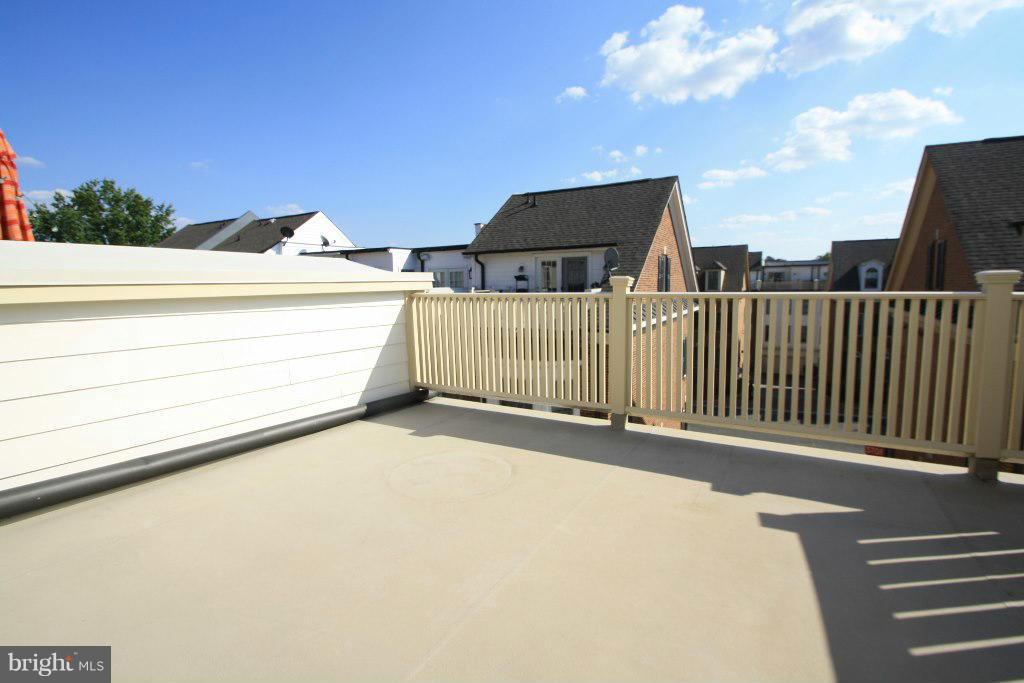 CHATHAM SQUARE - Residential Lease