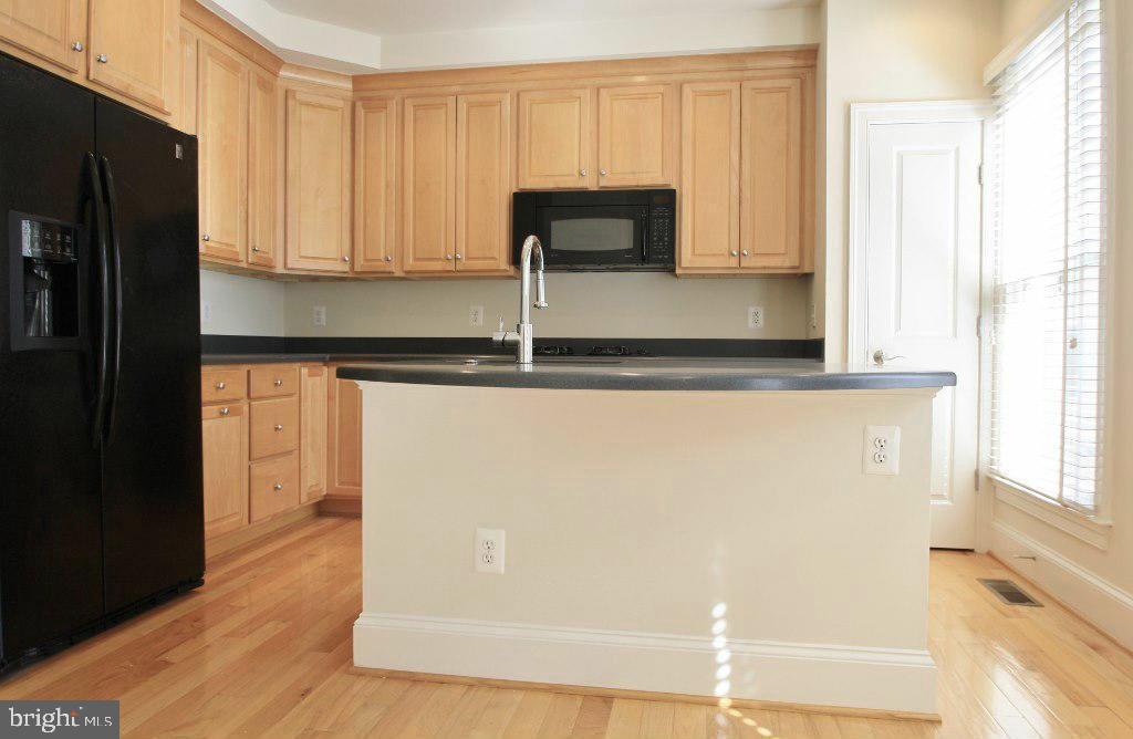 CHATHAM SQUARE - Residential Lease