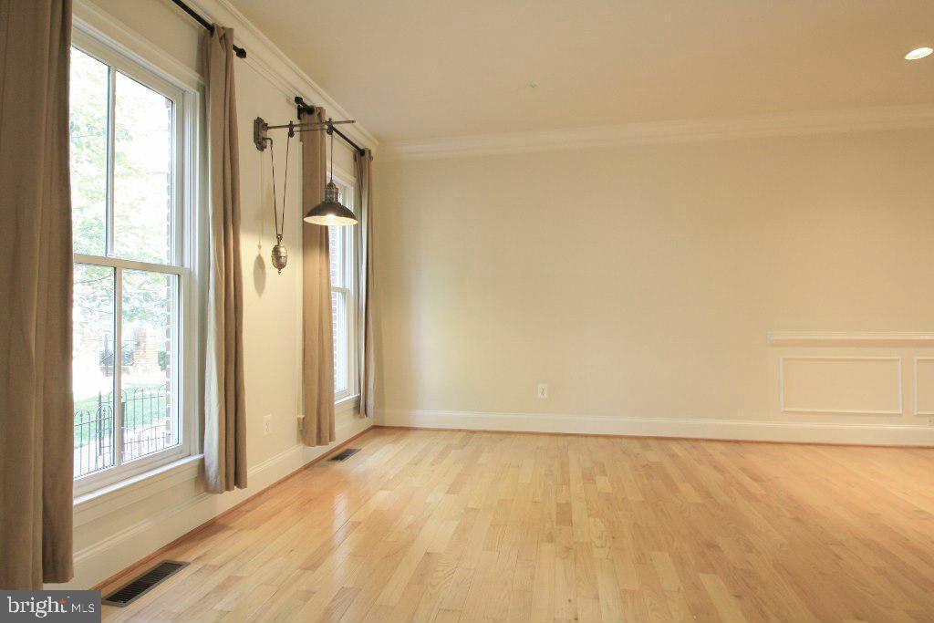 CHATHAM SQUARE - Residential Lease