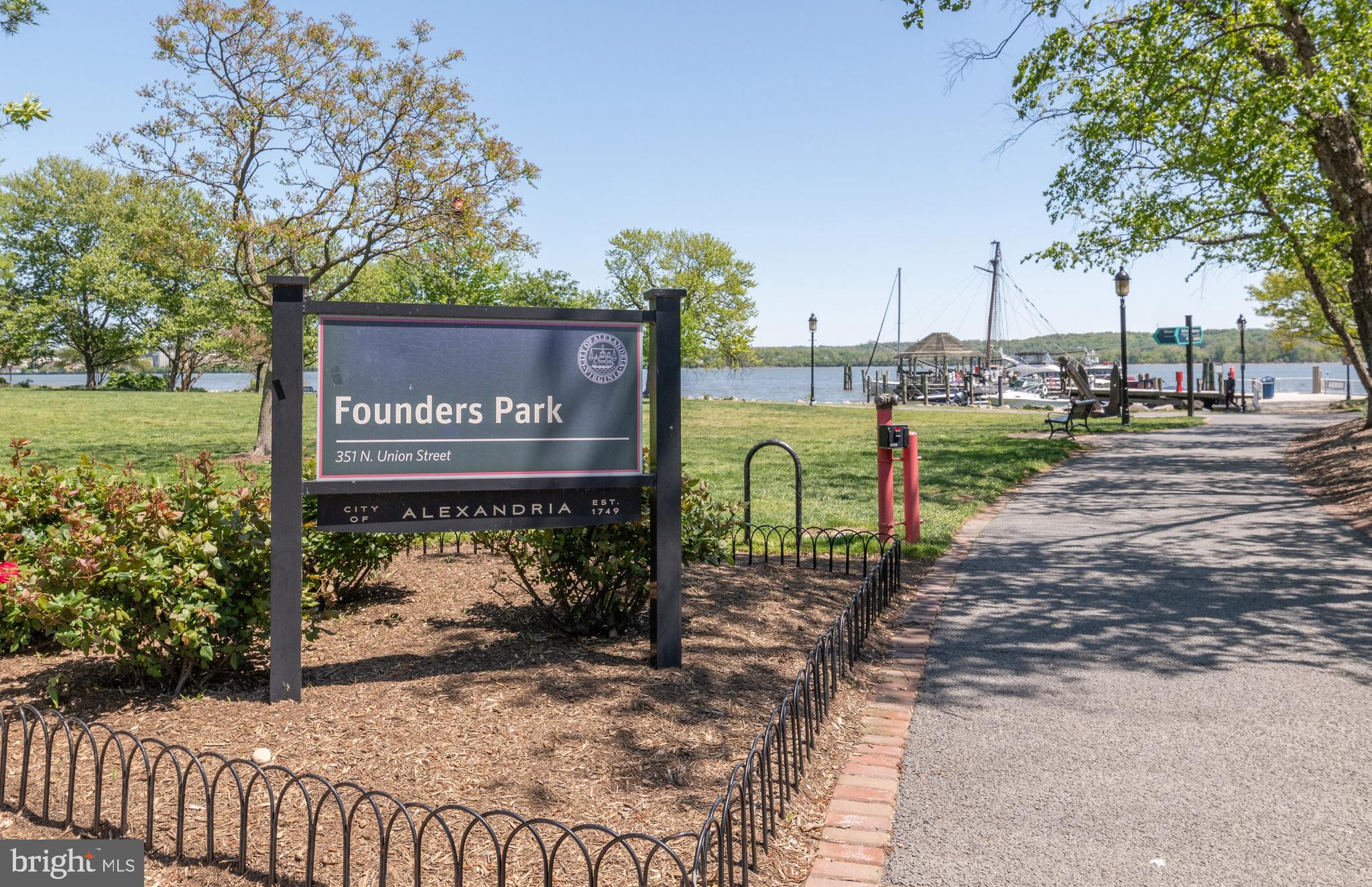 CHATHAM SQUARE - Residential Lease